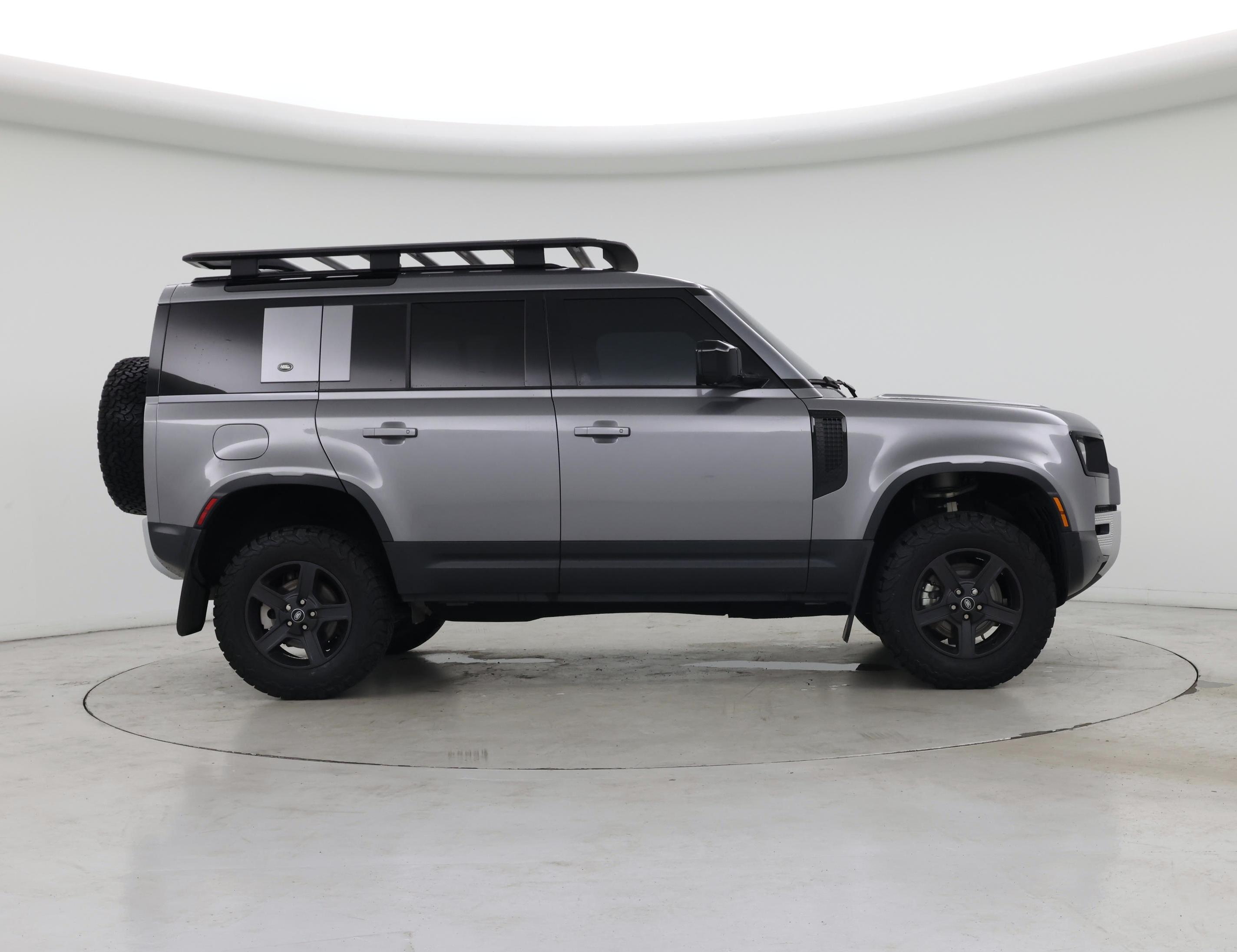 Thumbnail: 2022 Land Rover Defender - 7