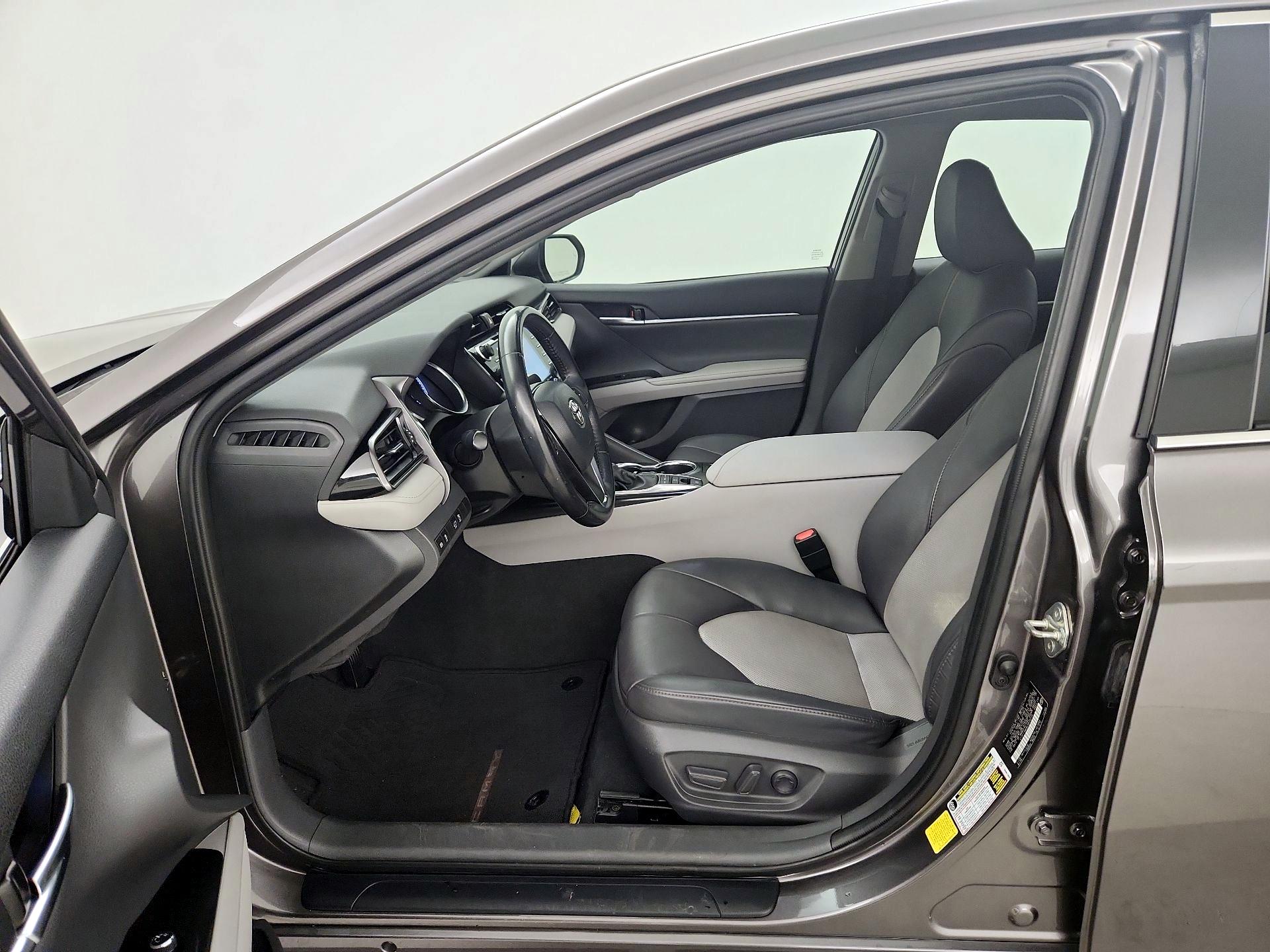 Thumbnail: 2020 Toyota Camry - 11