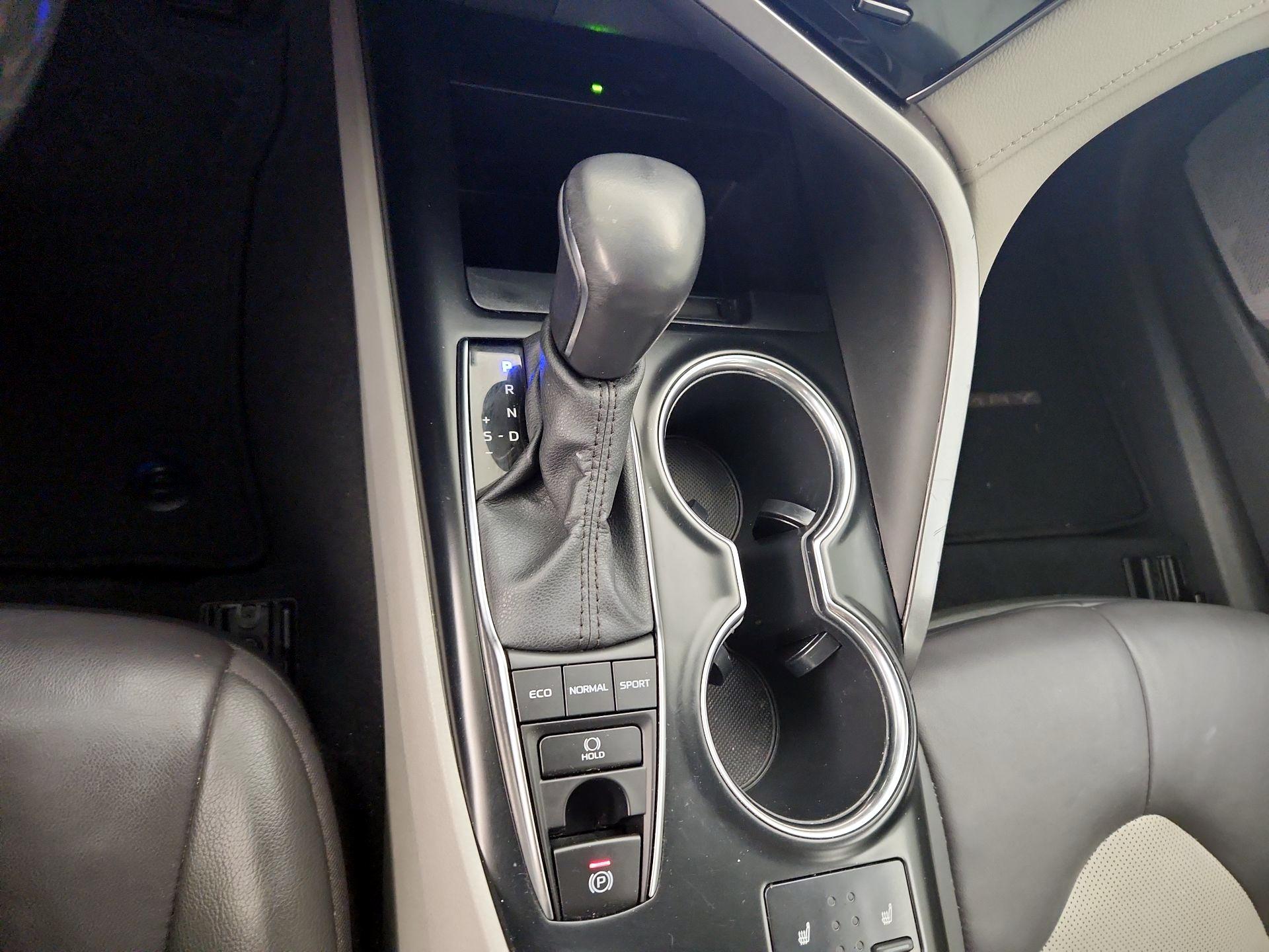 Thumbnail: 2020 Toyota Camry - 18