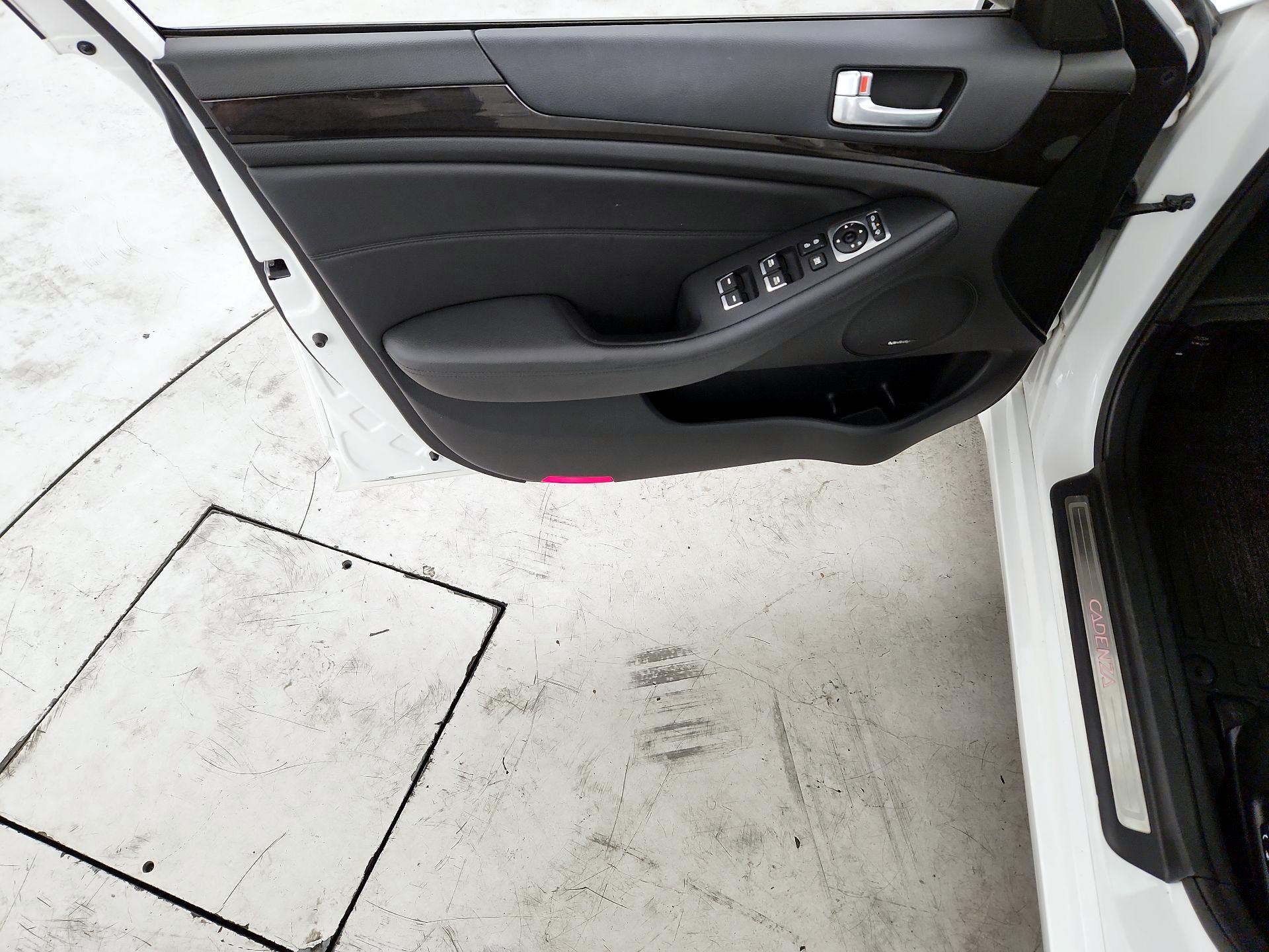 Thumbnail: 2014 Kia Cadenza - 12