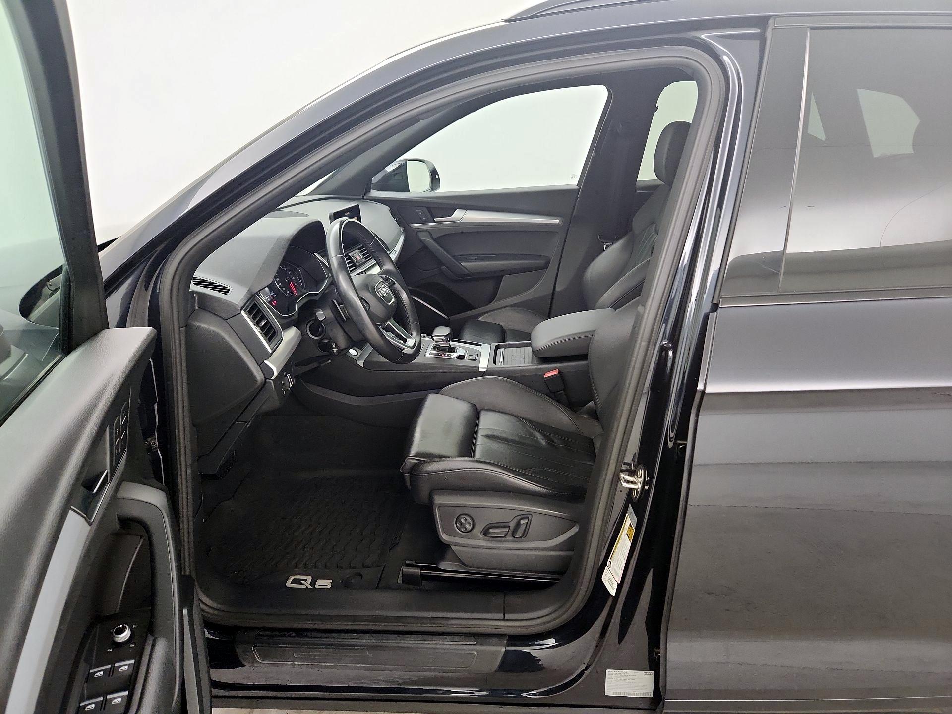 Thumbnail: 2020 Audi Q5 - 11