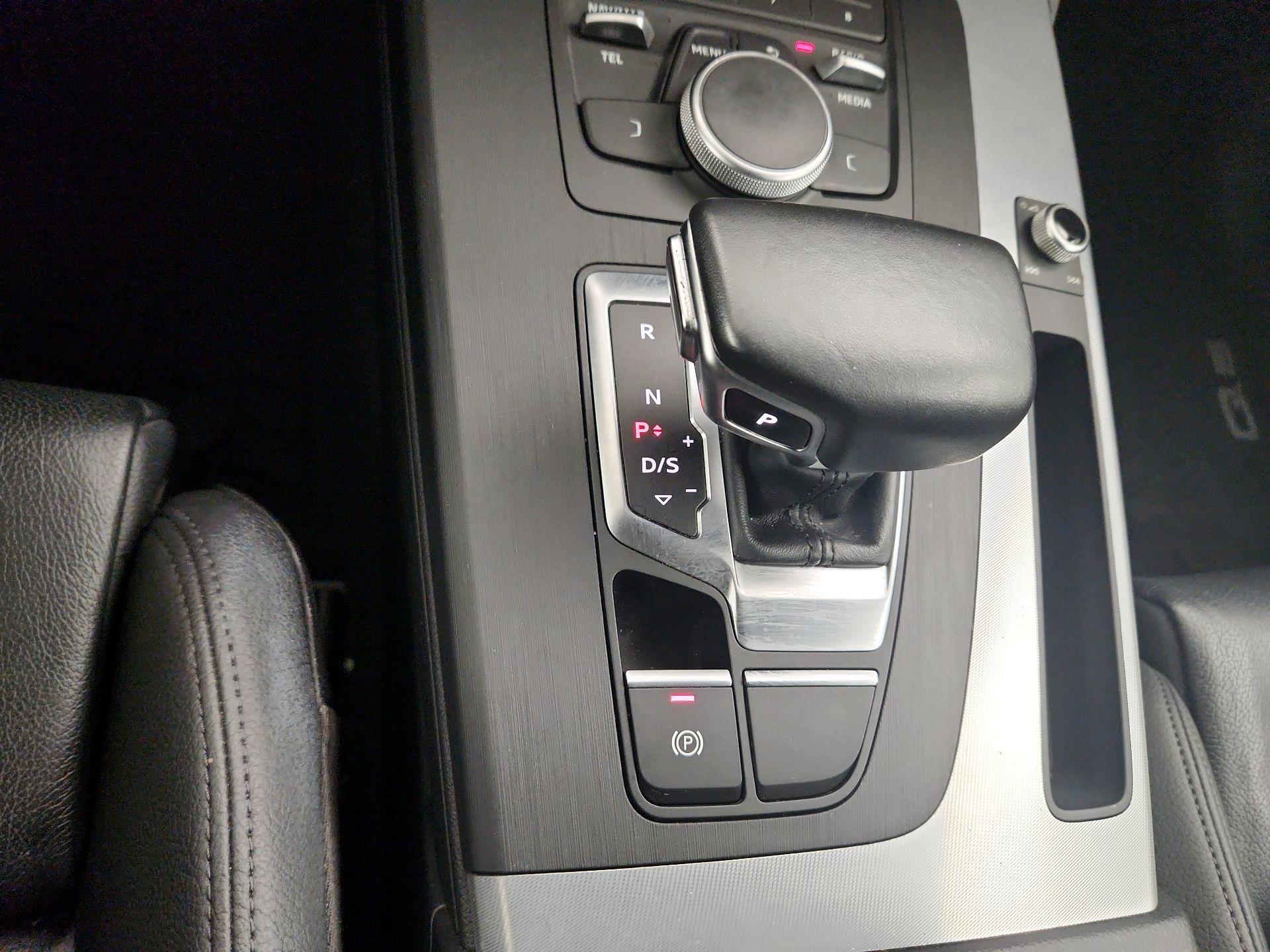 Thumbnail: 2020 Audi Q5 - 17