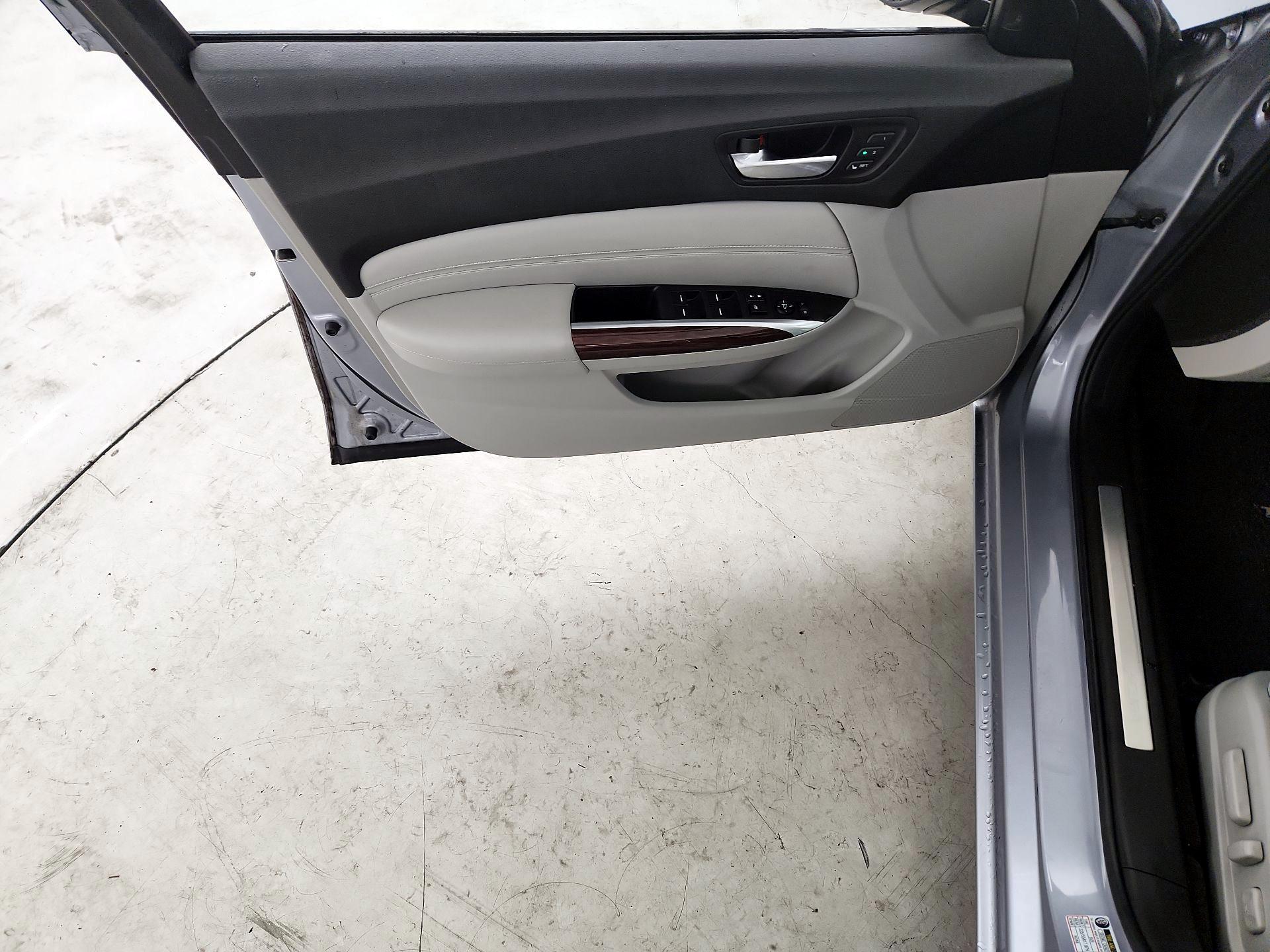 Thumbnail: 2015 Acura TLX - 12