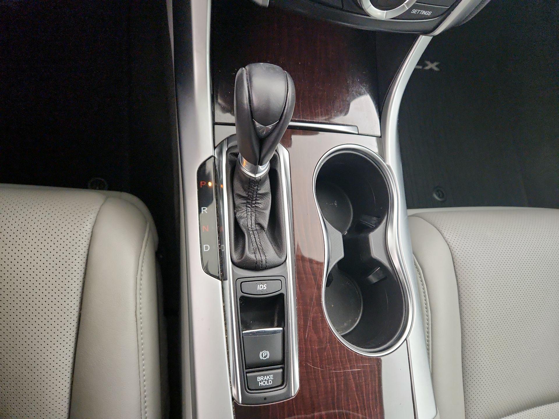 Thumbnail: 2015 Acura TLX - 18