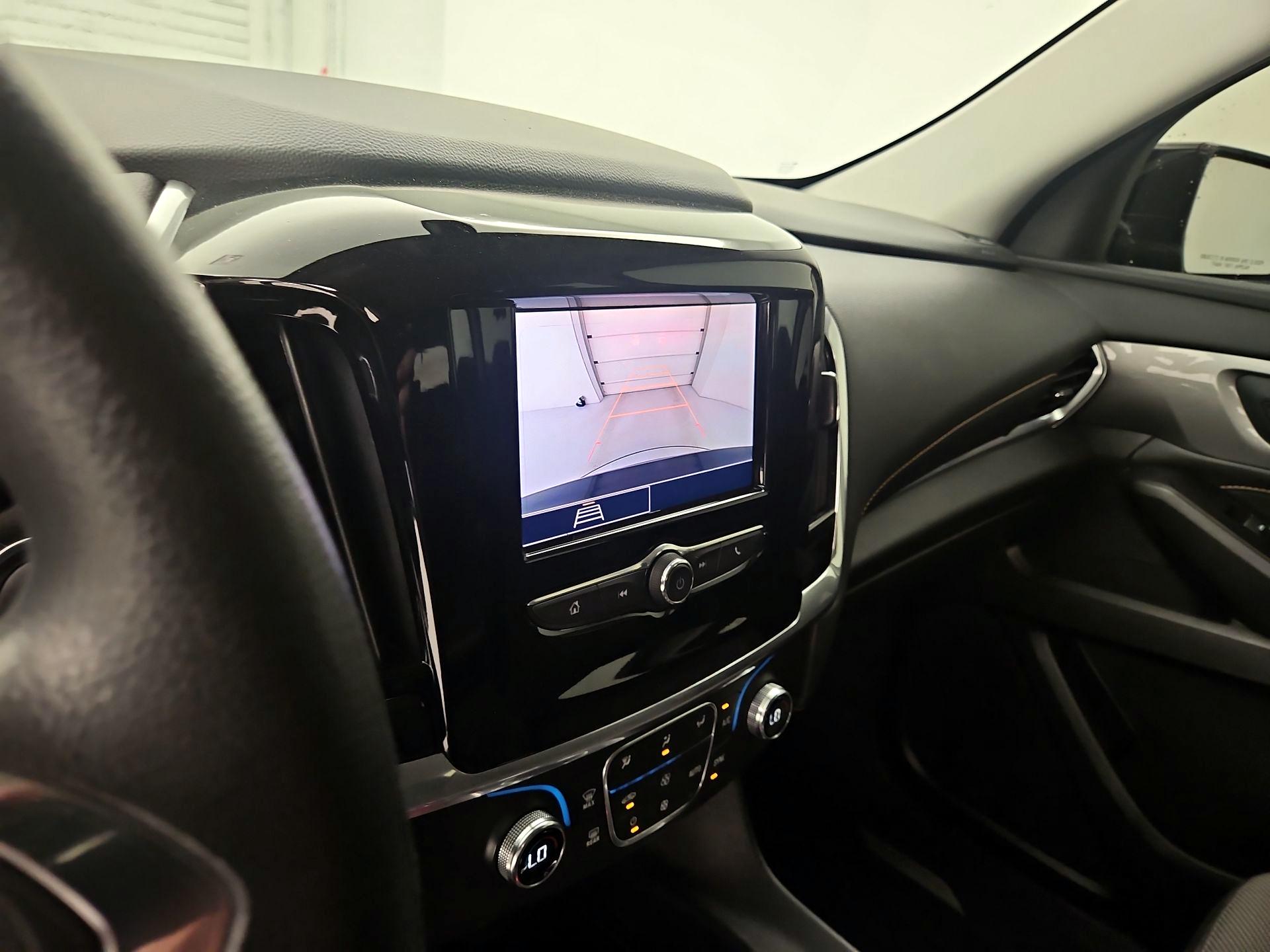 Thumbnail: 2020 Chevrolet Traverse - 14