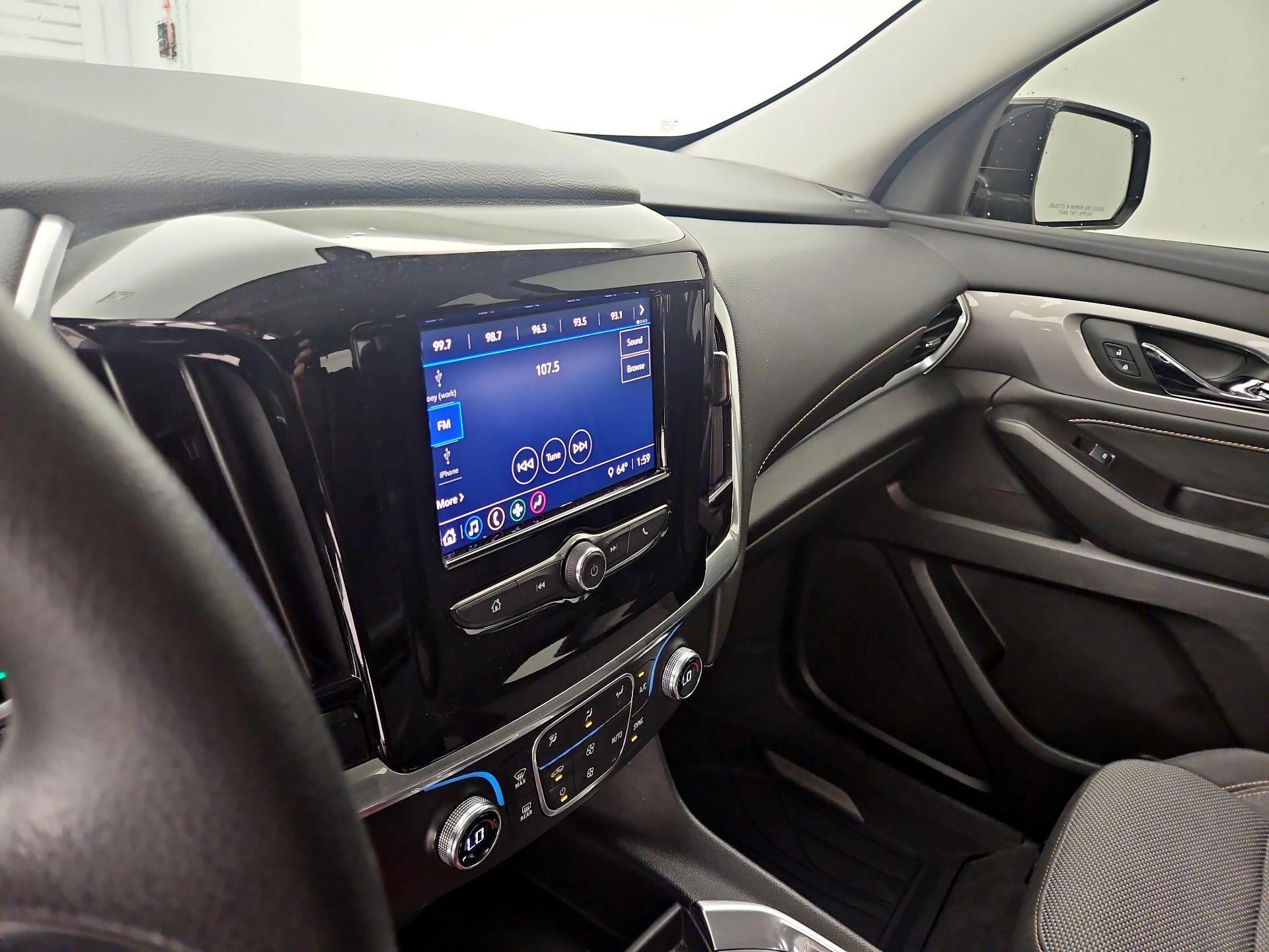 Thumbnail: 2020 Chevrolet Traverse - 15