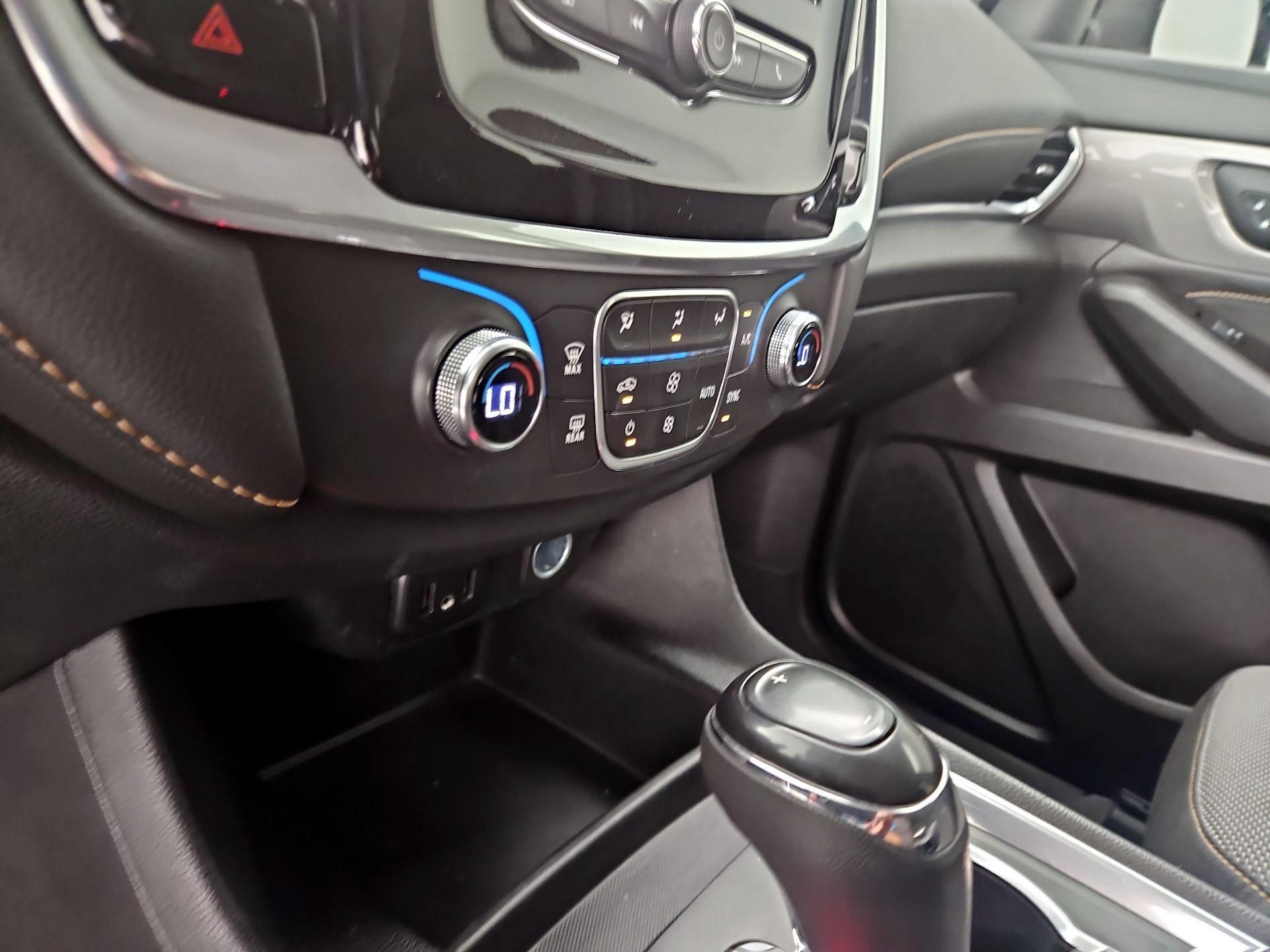 Thumbnail: 2020 Chevrolet Traverse - 16