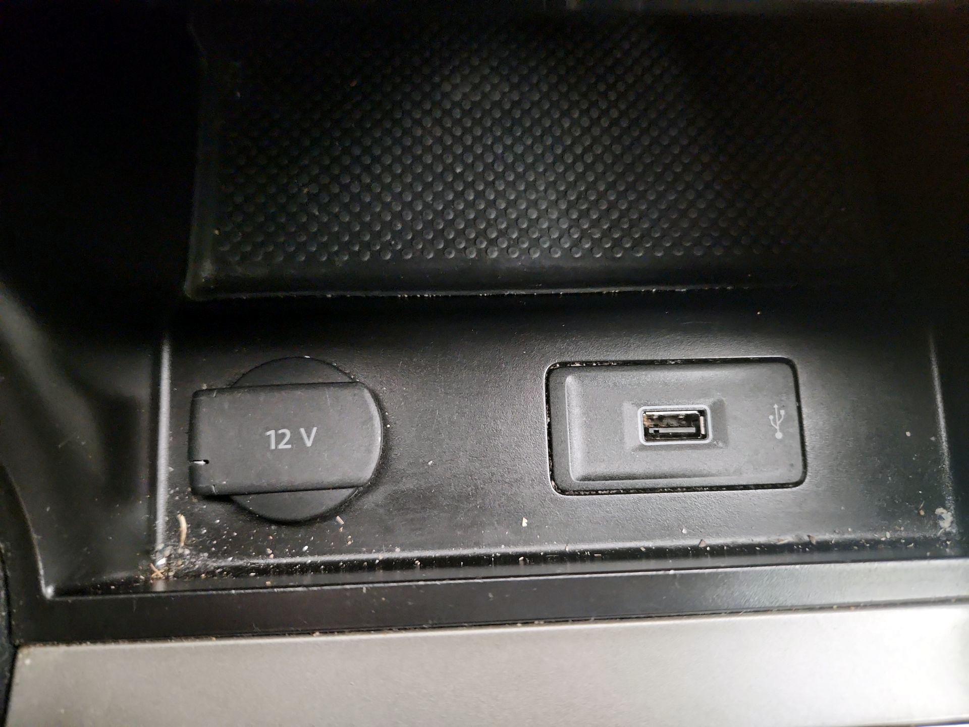 Thumbnail: 2021 Volkswagen Passat - 18