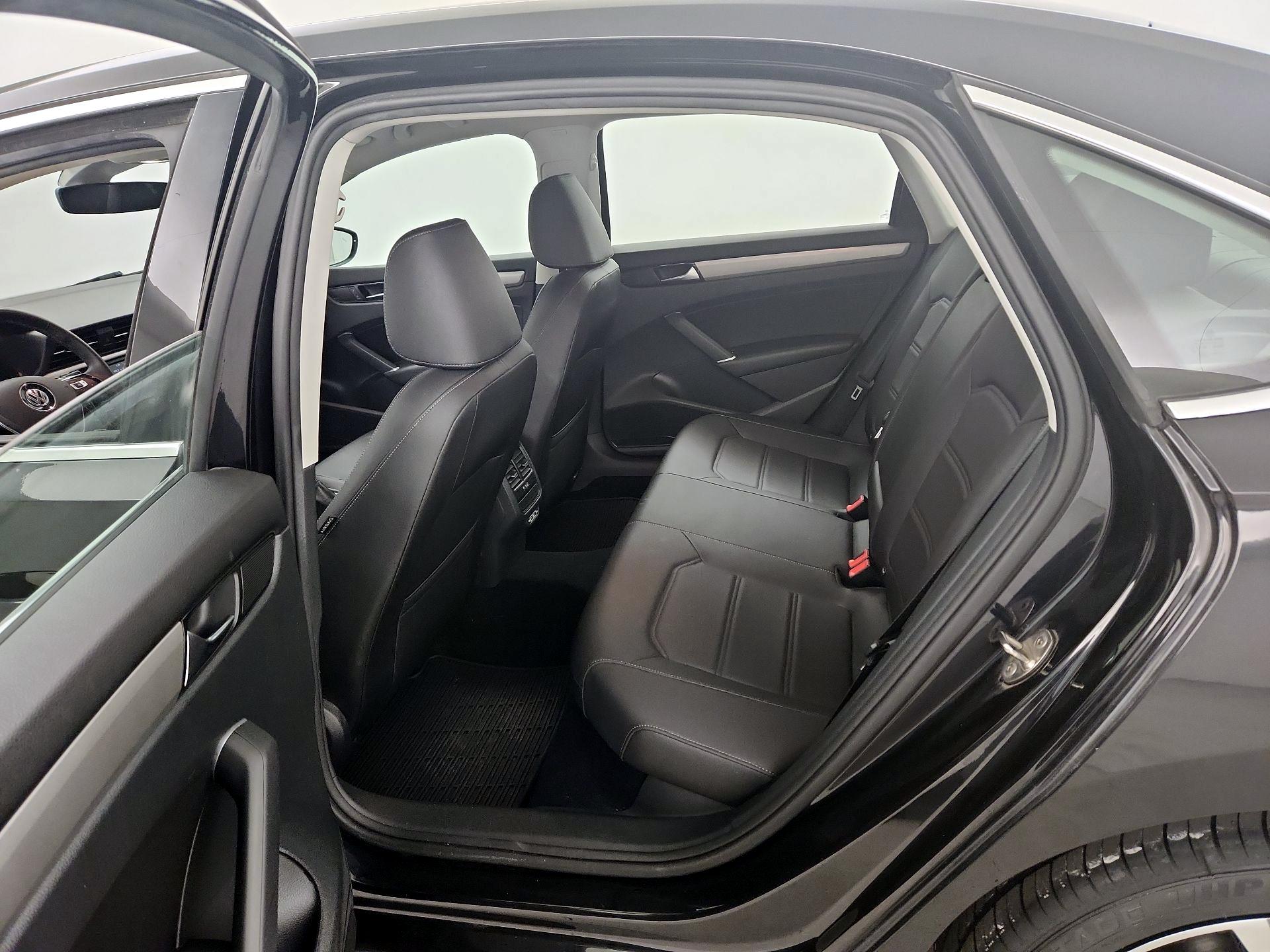 Thumbnail: 2021 Volkswagen Passat - 20