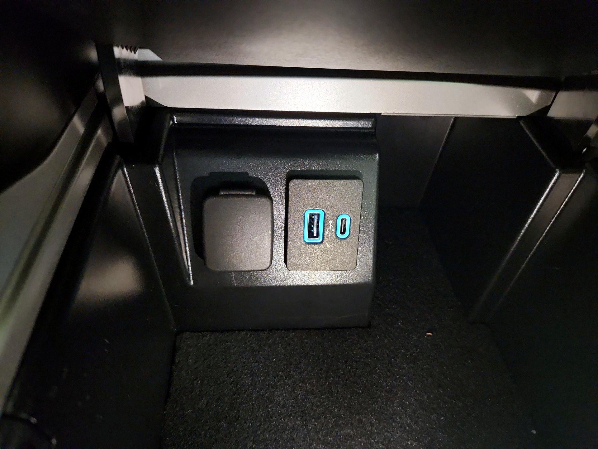 Thumbnail: 2023 Ford Explorer - 19