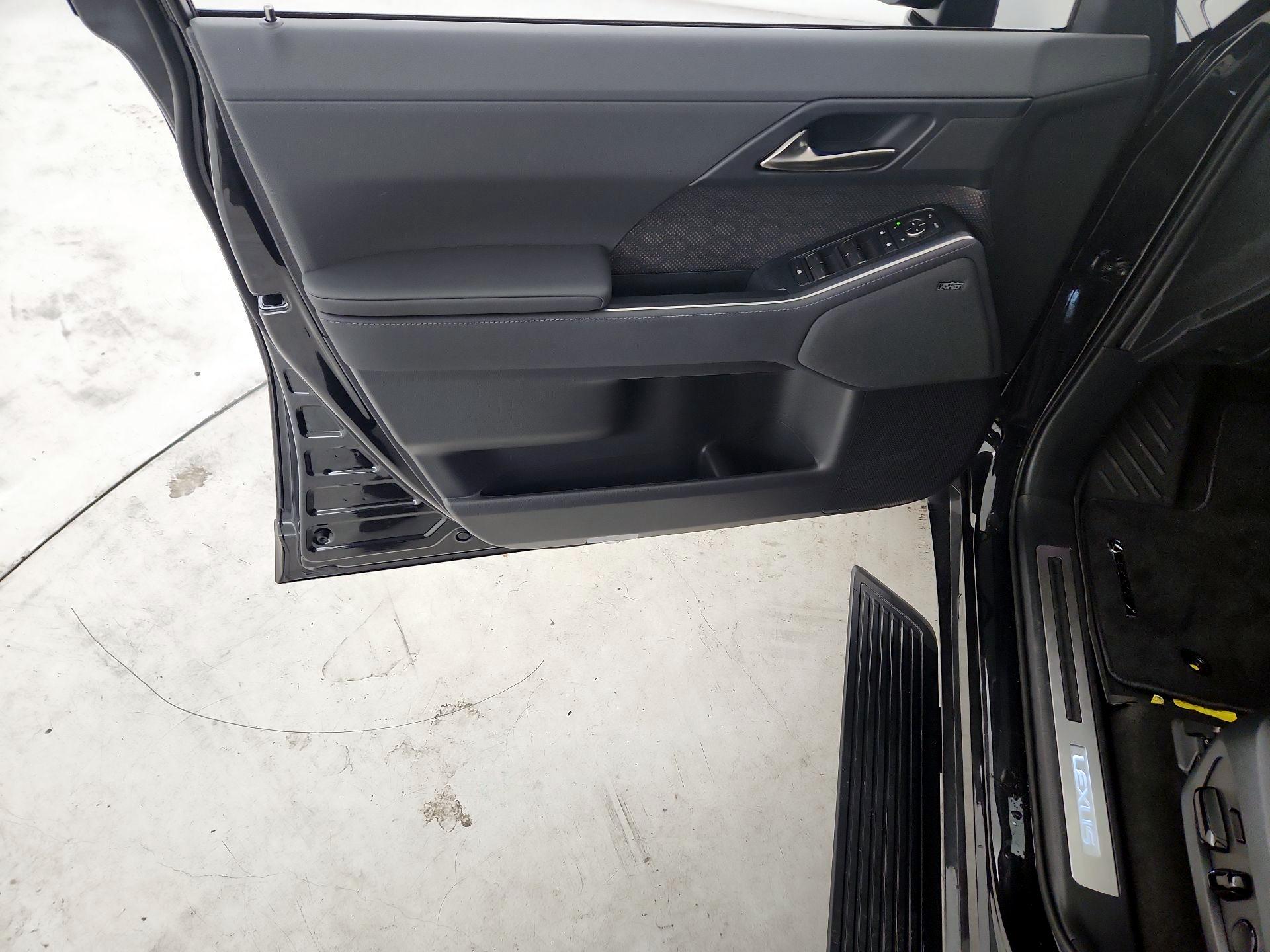 Thumbnail: 2024 Lexus GX - 12