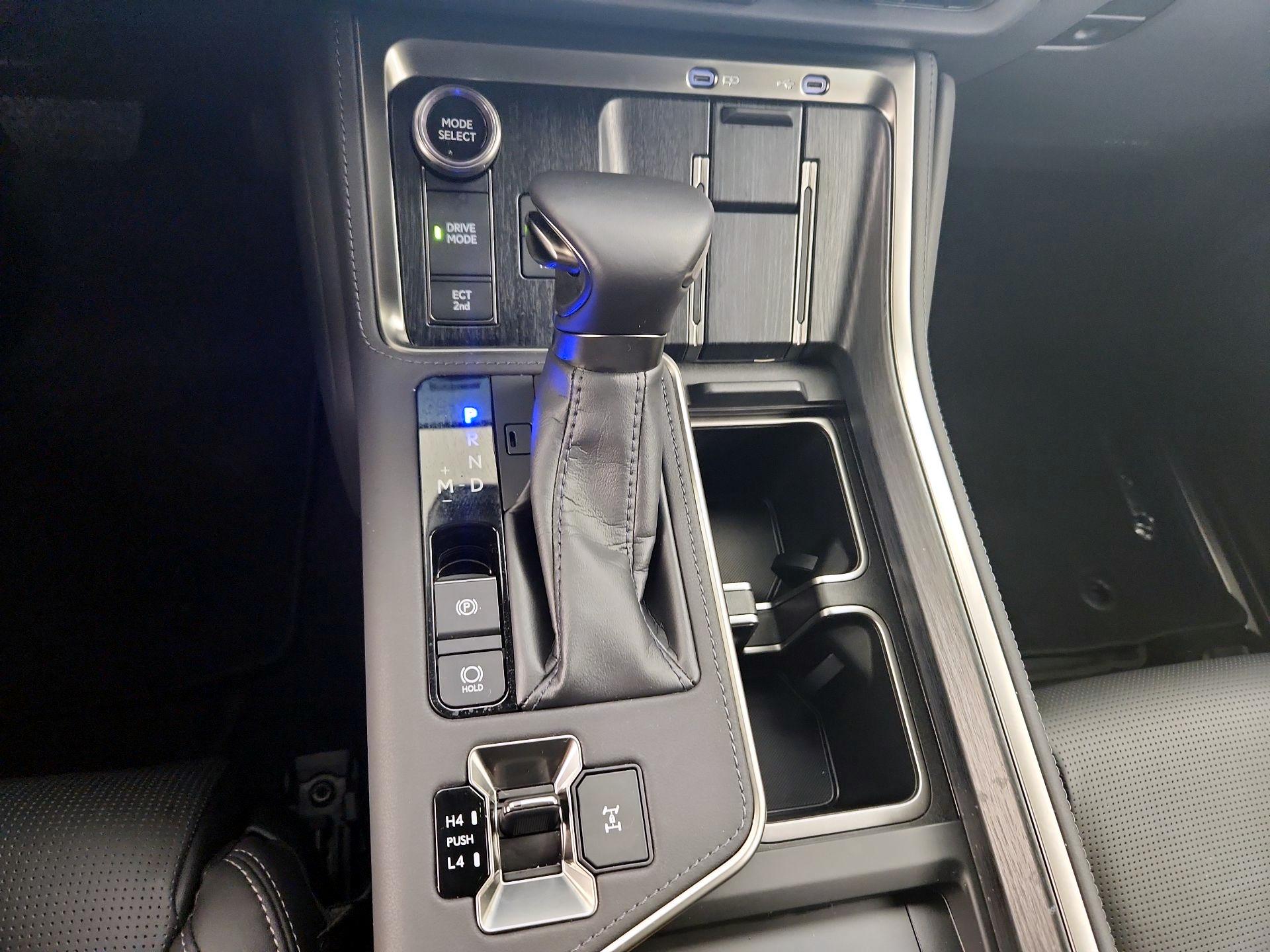 Thumbnail: 2024 Lexus GX - 19