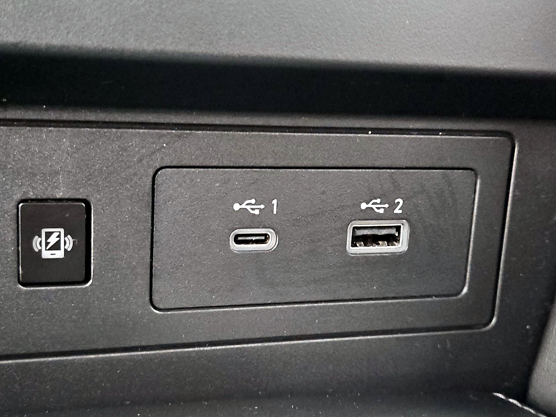 Thumbnail: 2022 INFINITI QX80 - 18