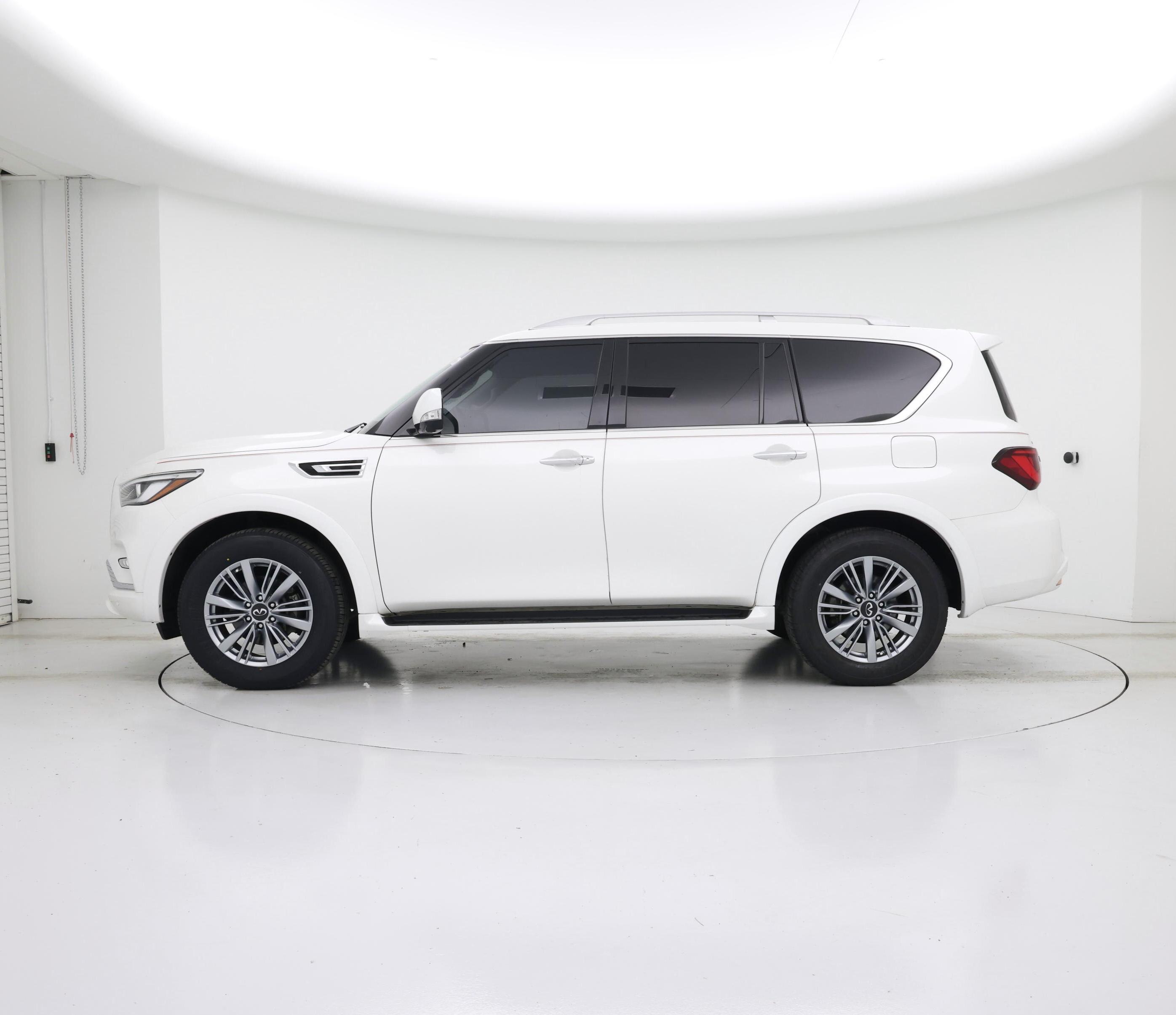 Thumbnail: 2022 INFINITI QX80 - 3