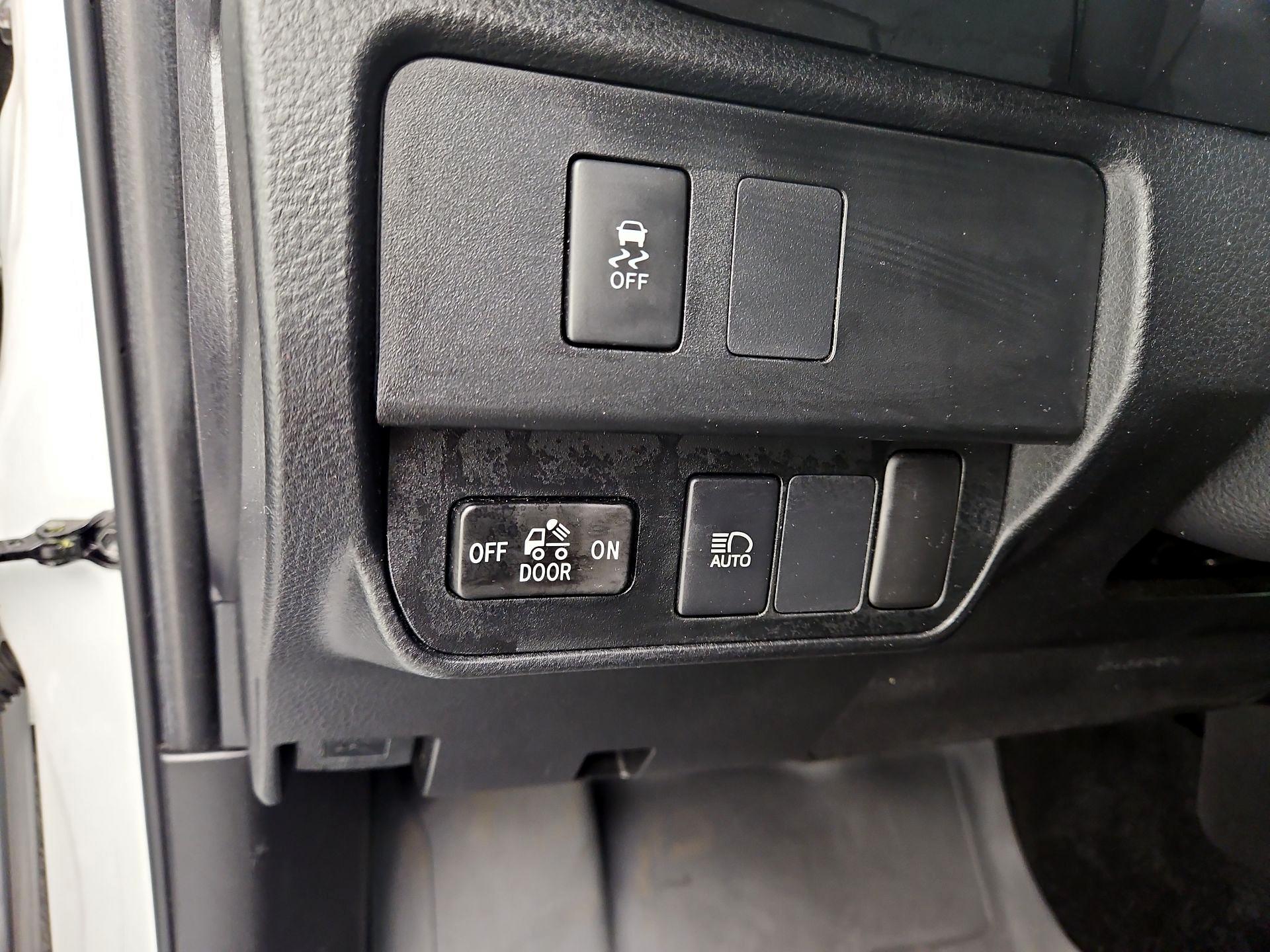 Thumbnail: 2022 Toyota Tacoma - 13