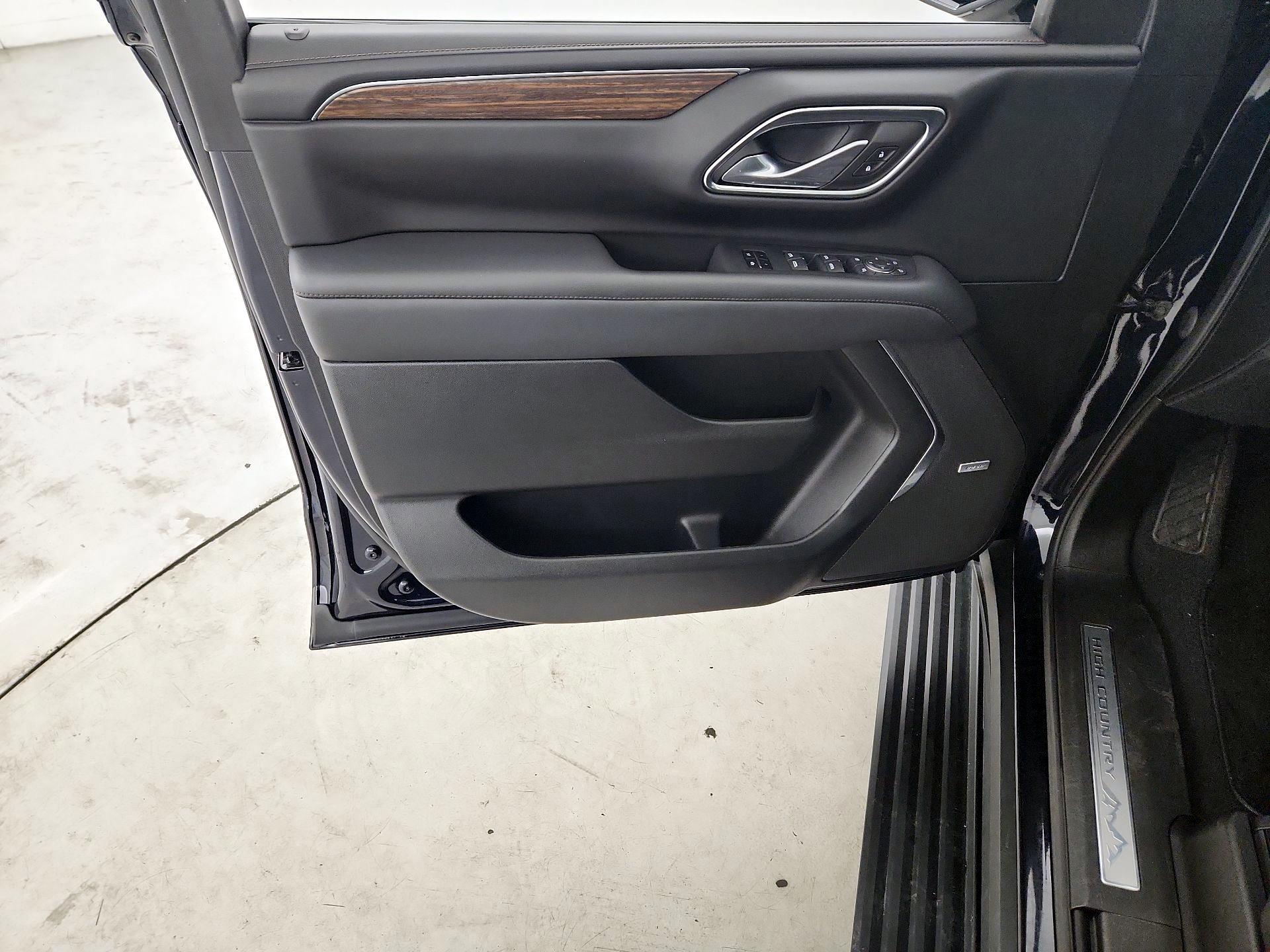 Thumbnail: 2023 Chevrolet Tahoe - 12