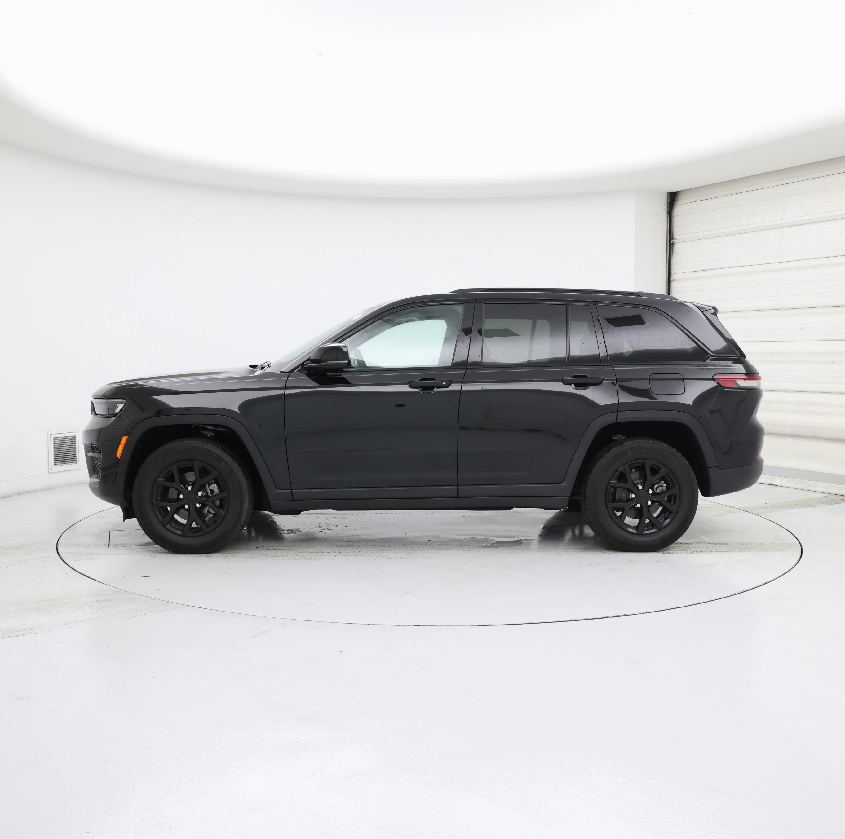 Thumbnail: 2025 Jeep Grand Cherokee - 3