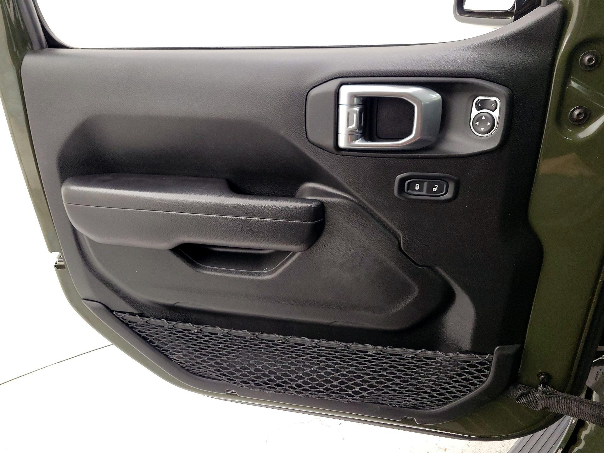 Thumbnail: 2023 Jeep Gladiator - 12