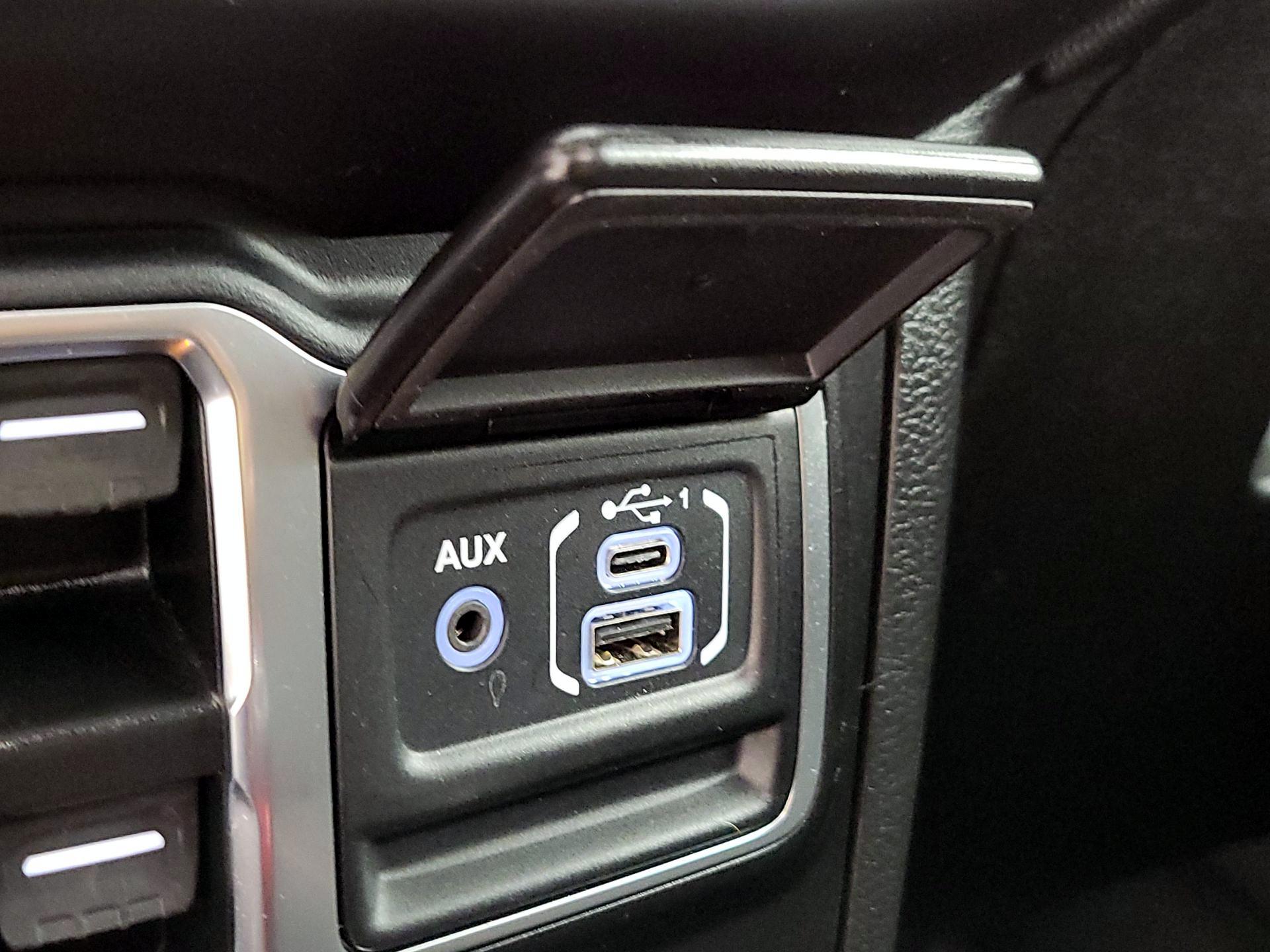 Thumbnail: 2023 Jeep Gladiator - 18