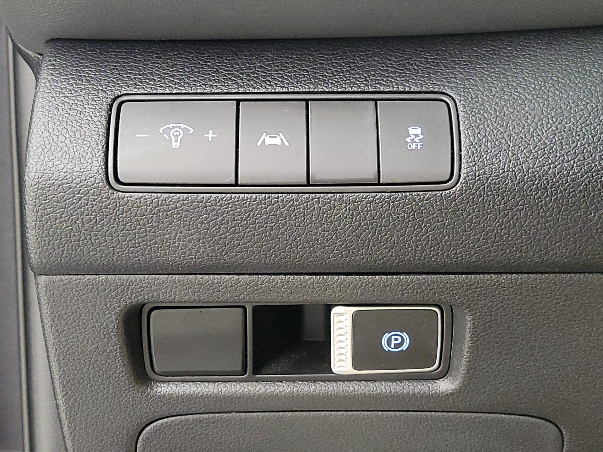 Thumbnail: 2022 Hyundai Santa Fe - 13