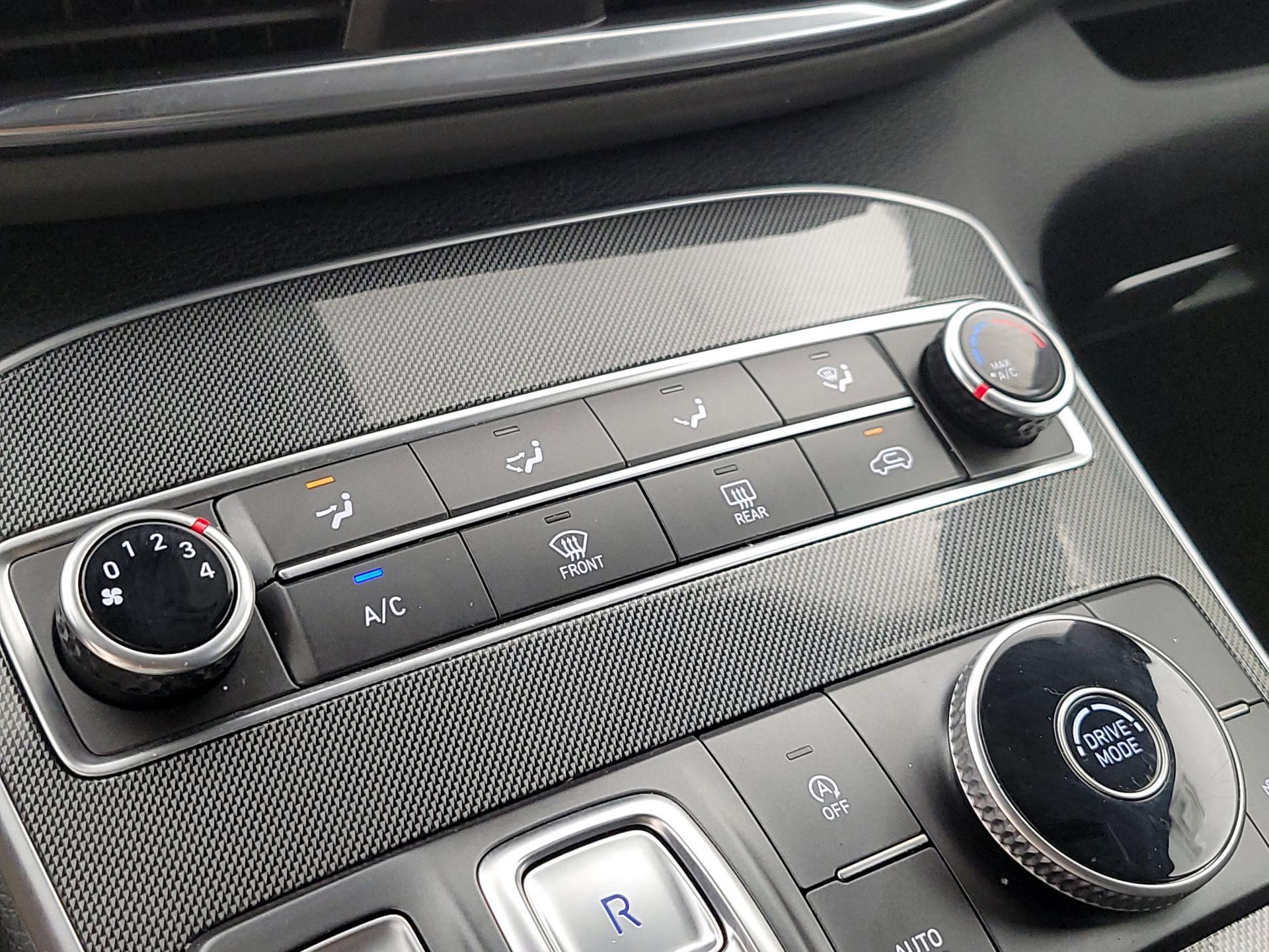 Thumbnail: 2022 Hyundai Santa Fe - 16