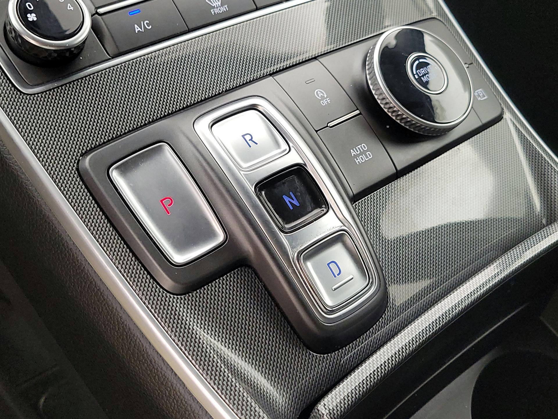 Thumbnail: 2022 Hyundai Santa Fe - 17