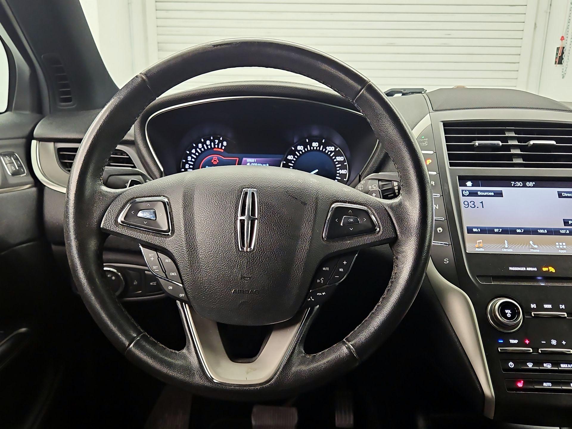 Thumbnail: 2017 Lincoln MKC - 10