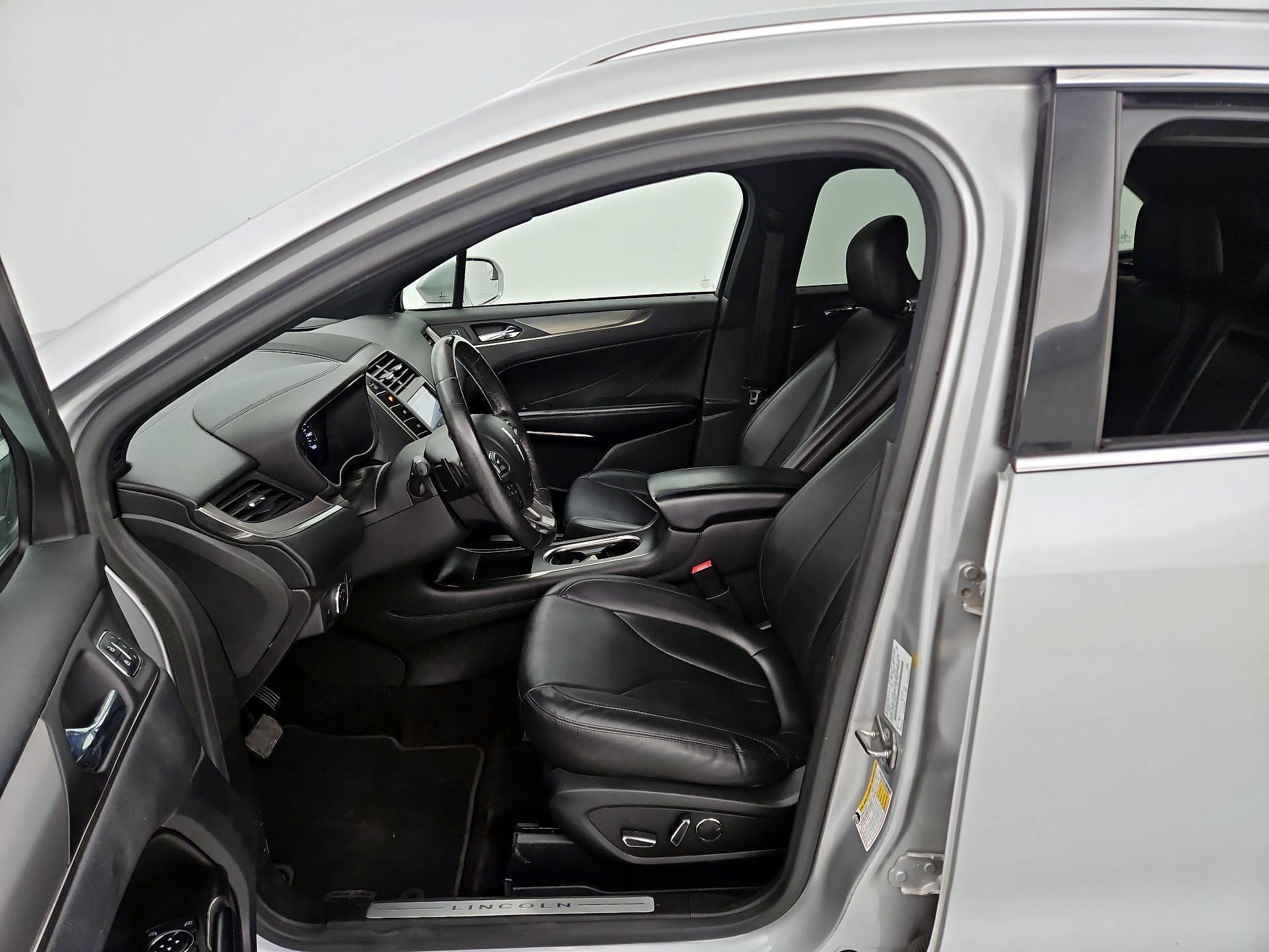 Thumbnail: 2017 Lincoln MKC - 11