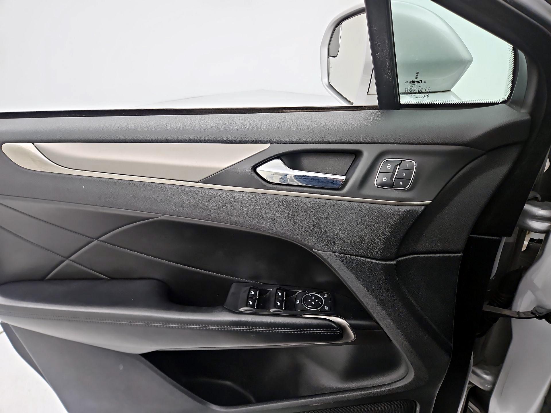 Thumbnail: 2017 Lincoln MKC - 12