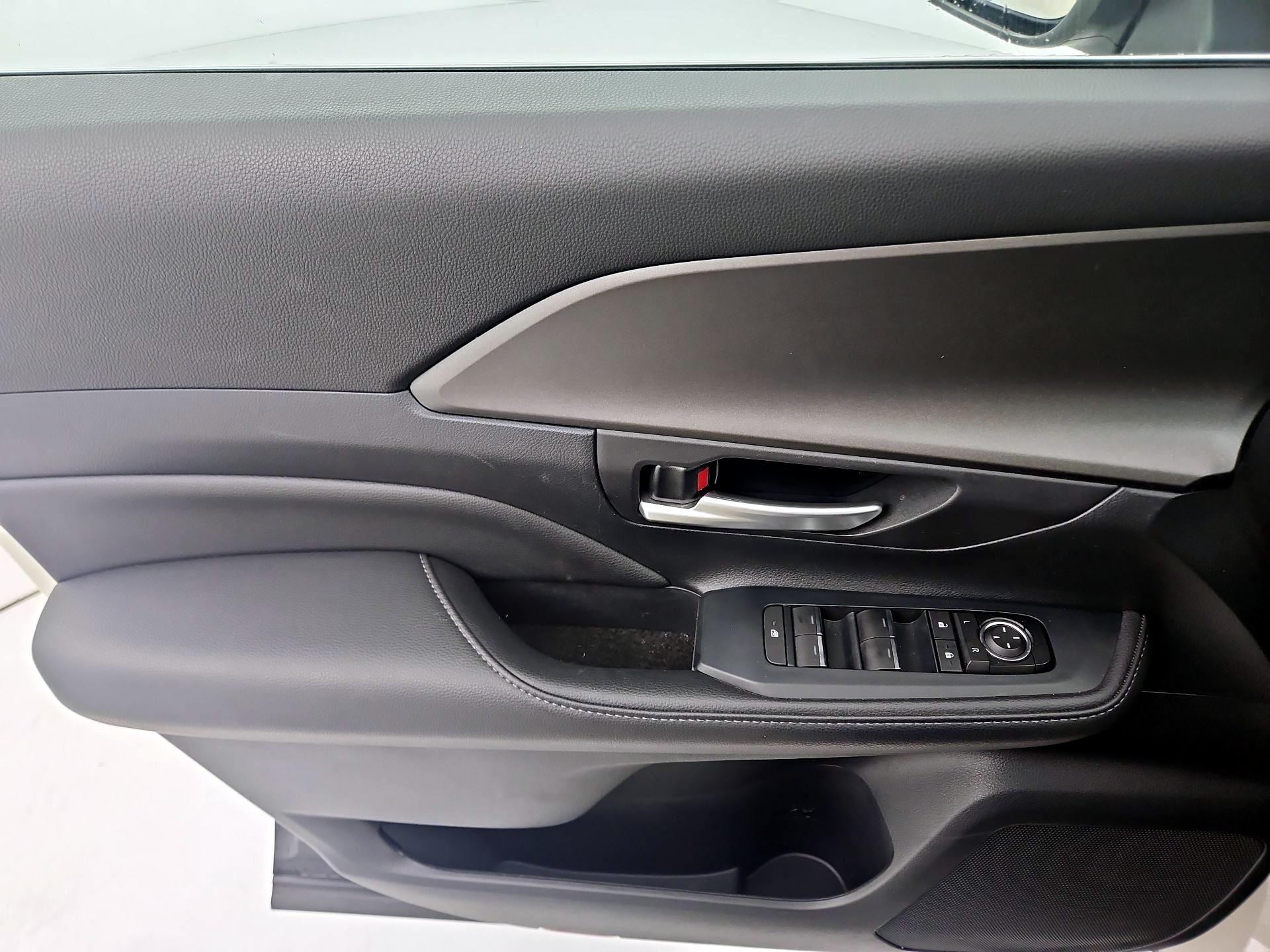 Thumbnail: 2024 Toyota Highlander - 12