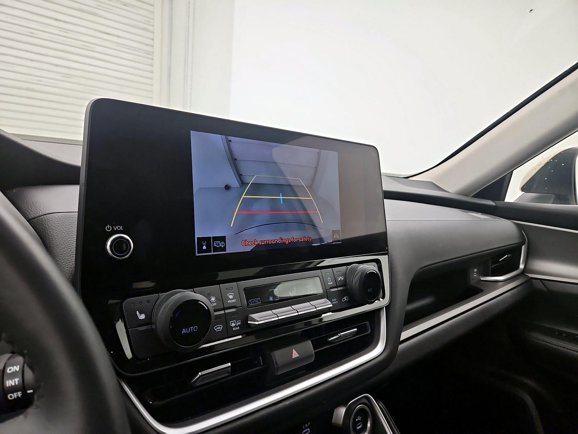 Thumbnail: 2024 Toyota Highlander - 14