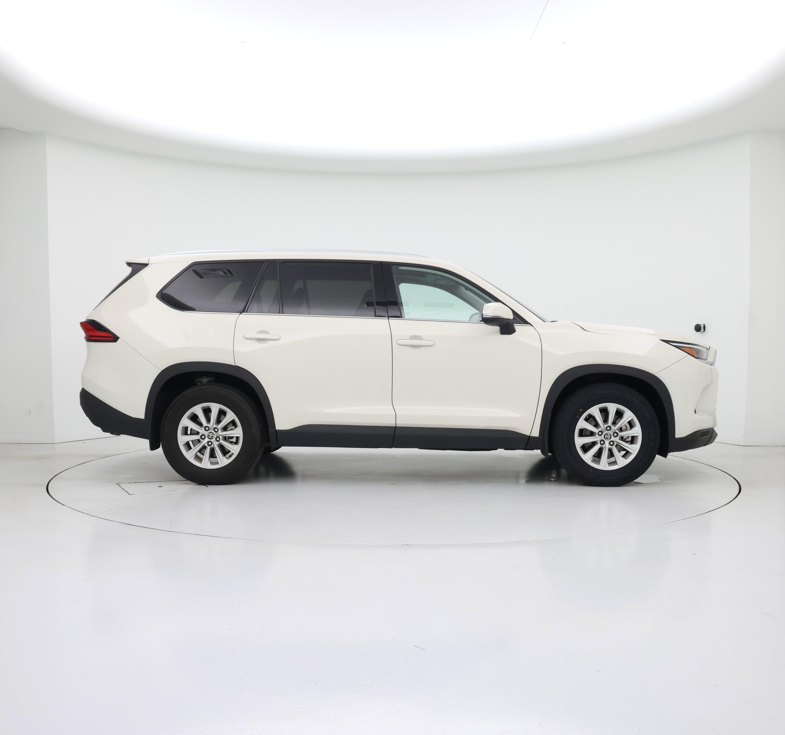 Thumbnail: 2024 Toyota Highlander - 7