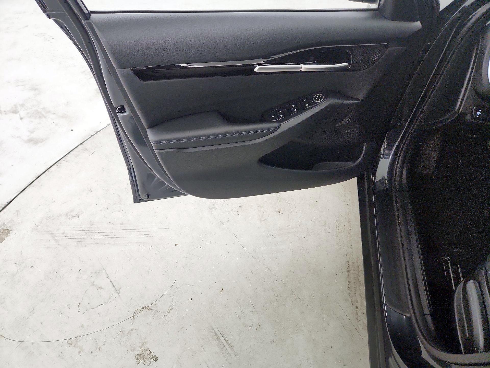 Thumbnail: 2023 Kia Seltos - 12