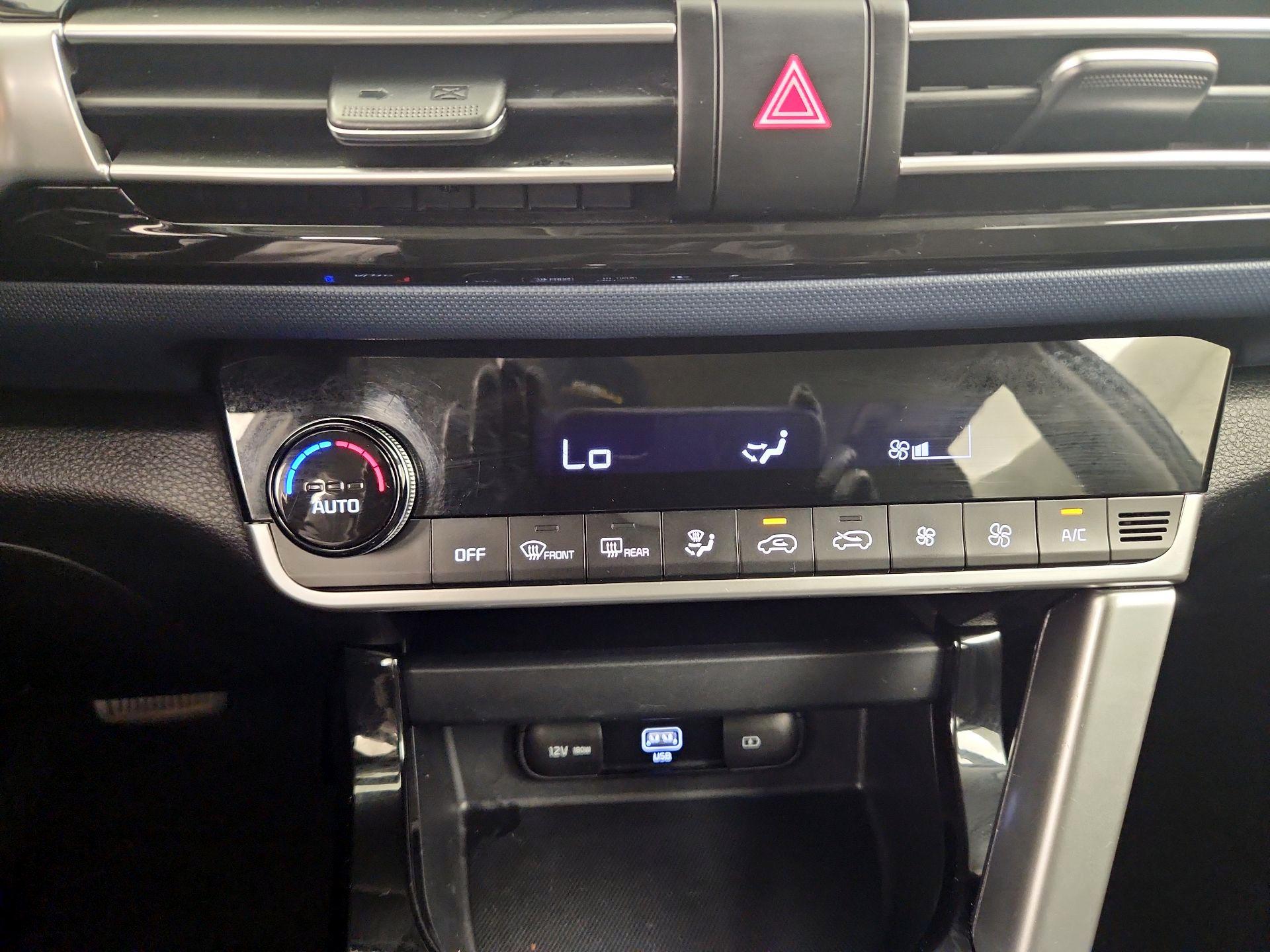 Thumbnail: 2023 Kia Seltos - 16