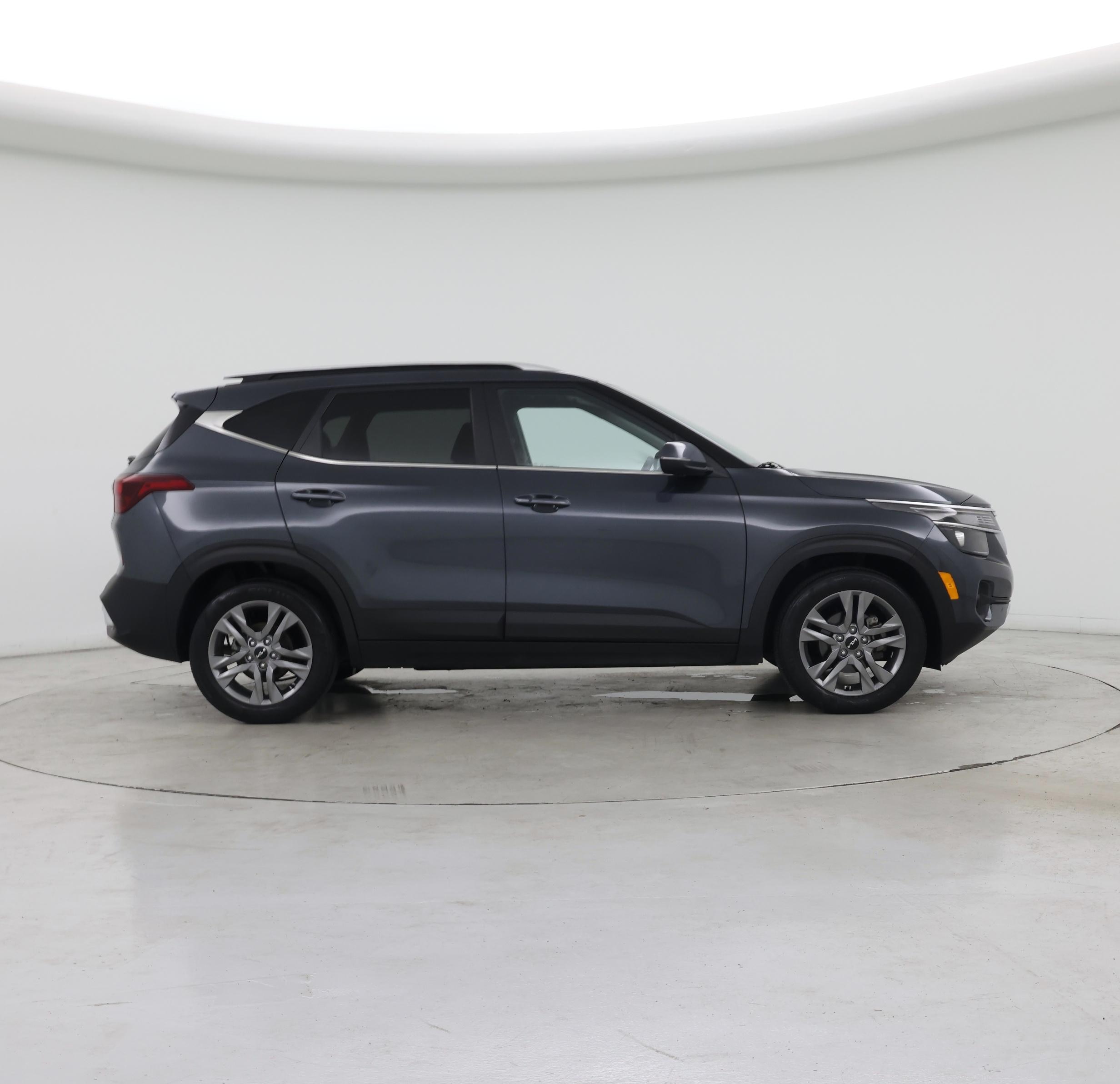 Thumbnail: 2023 Kia Seltos - 7