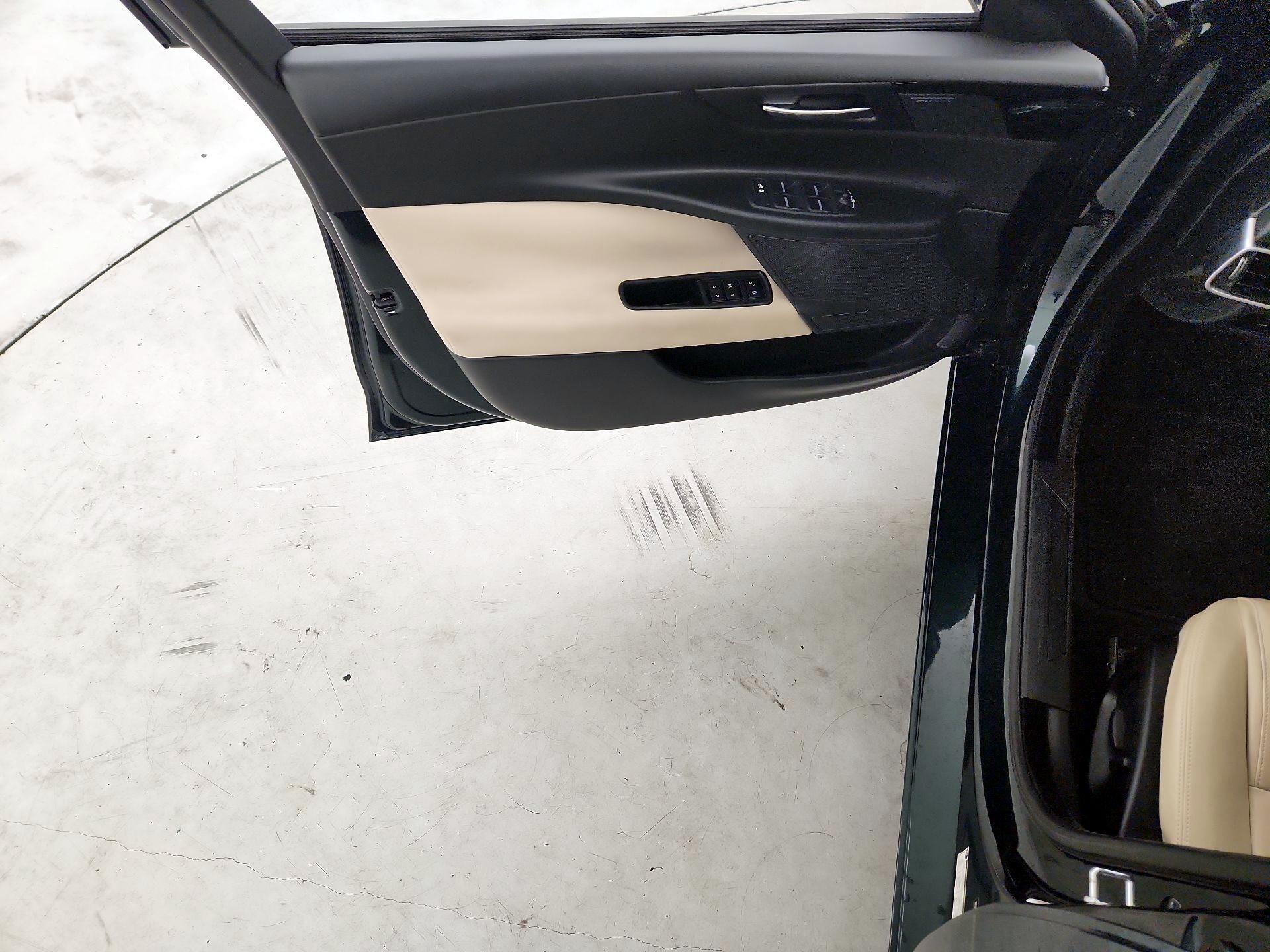 Thumbnail: 2017 Jaguar XE - 12