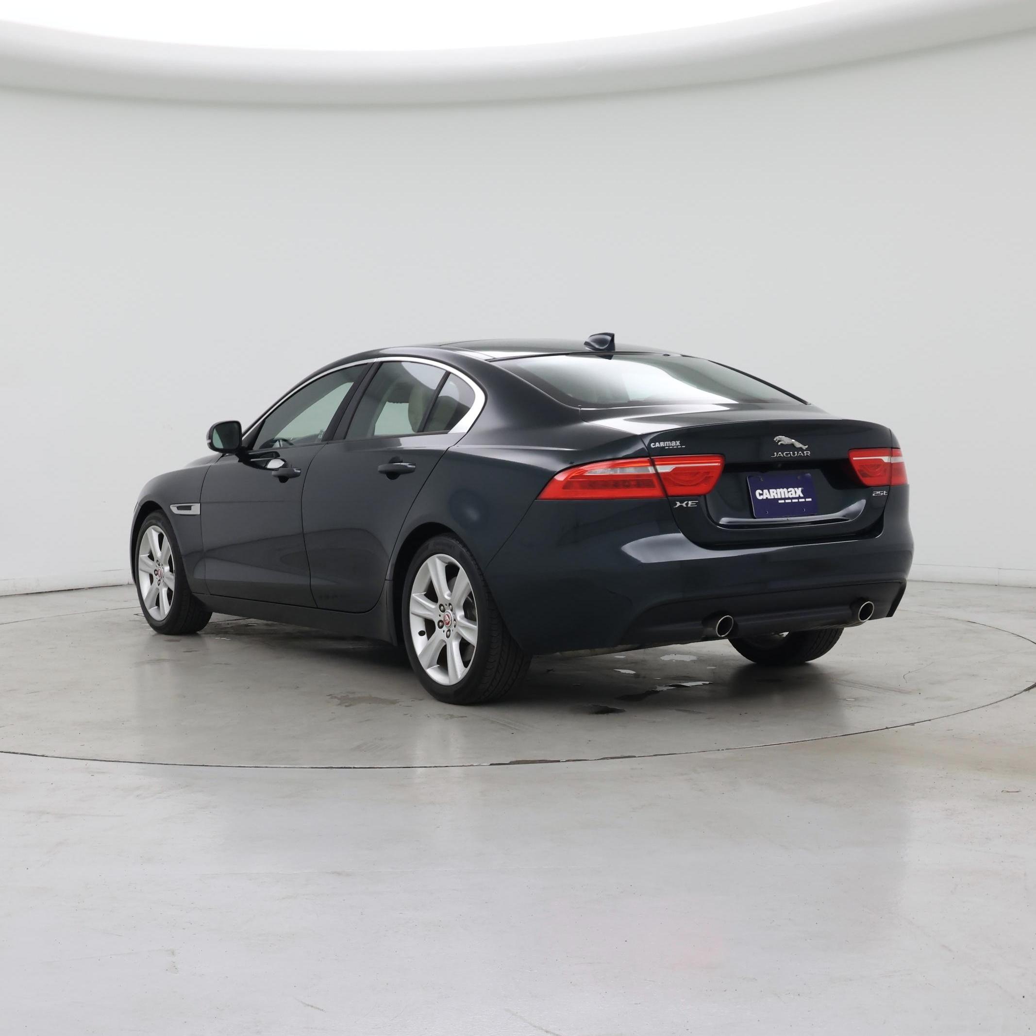 Thumbnail: 2017 Jaguar XE - 2