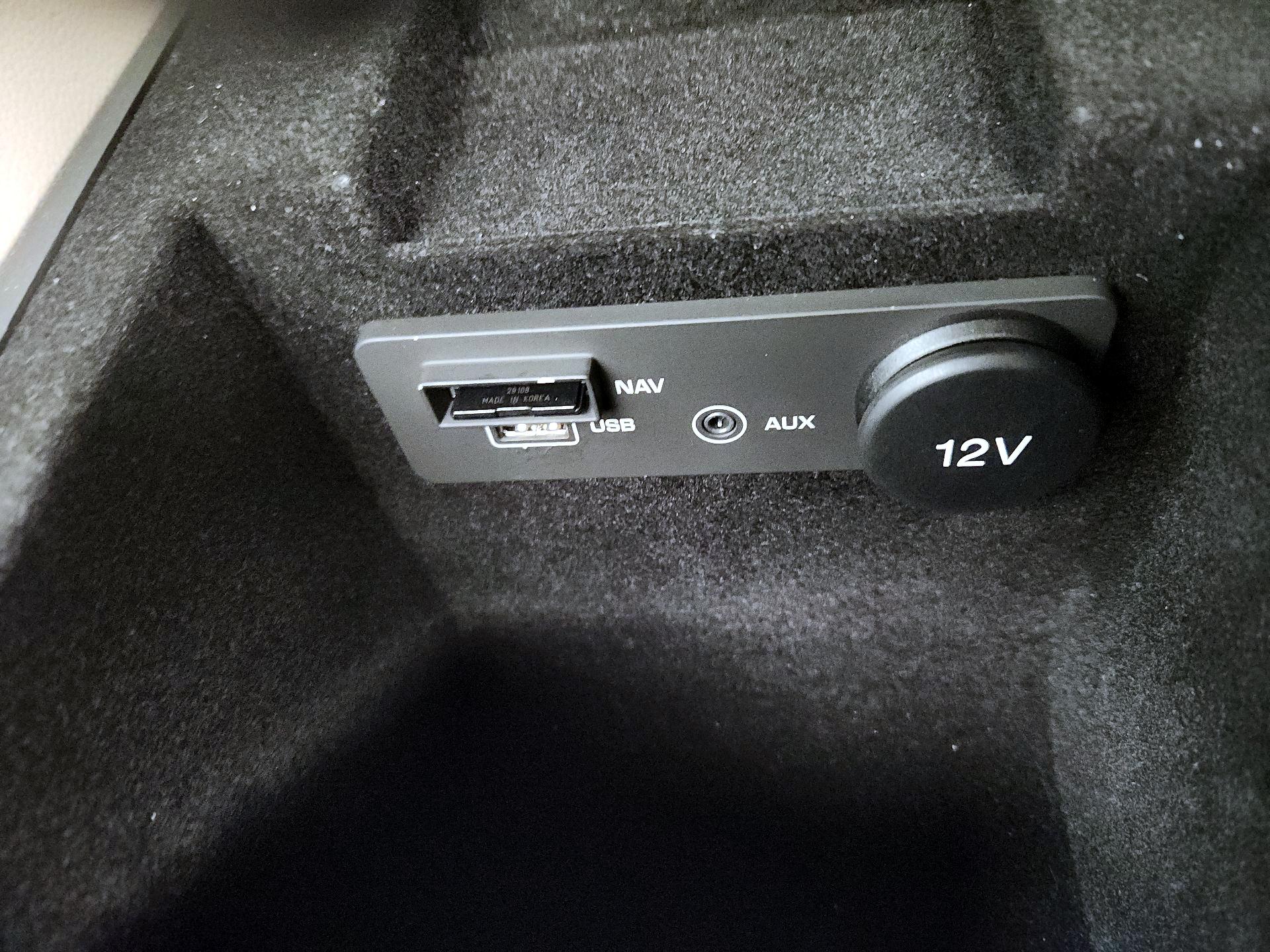 Thumbnail: 2017 Jaguar XE - 19