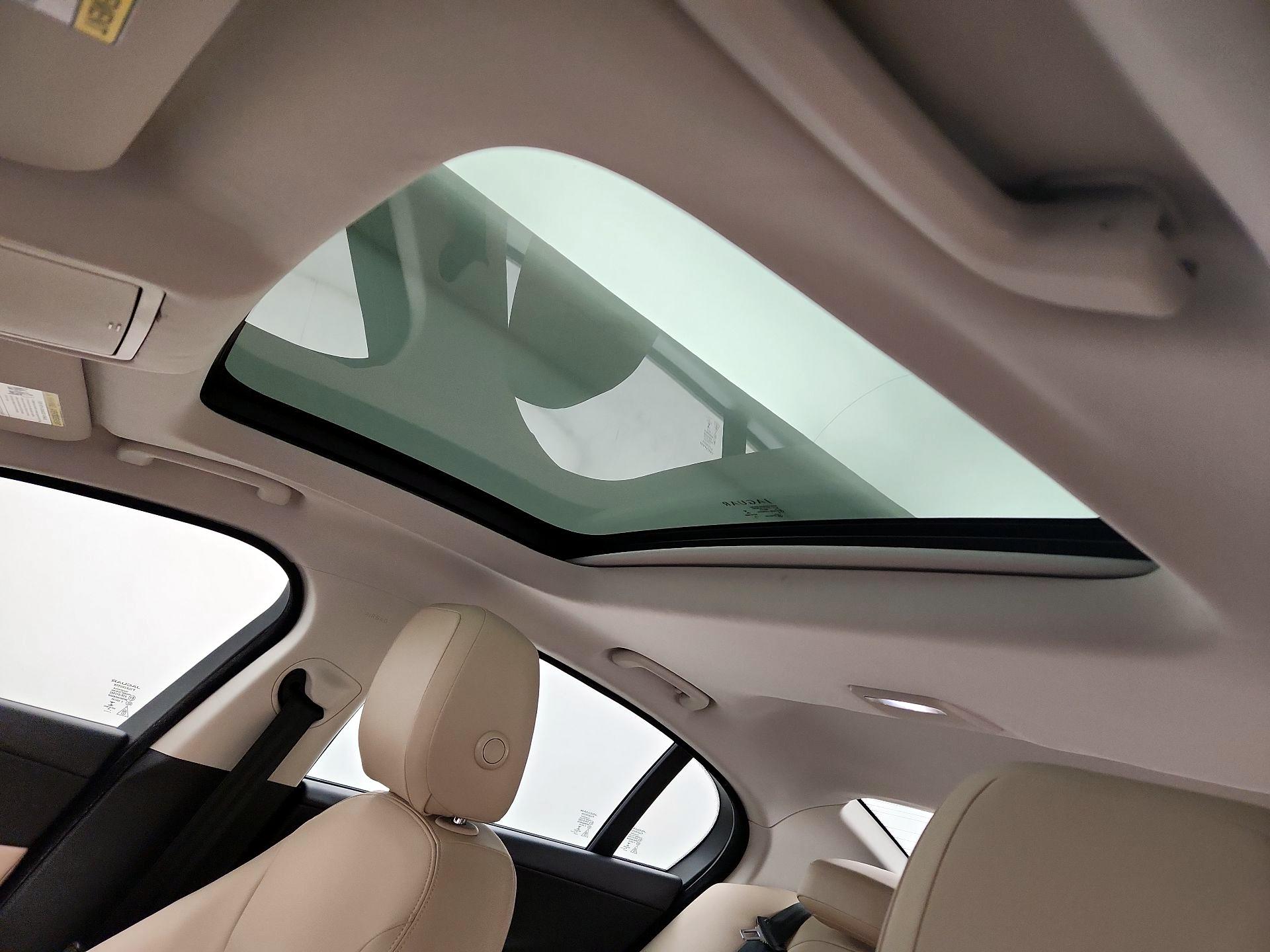 Thumbnail: 2017 Jaguar XE - 20