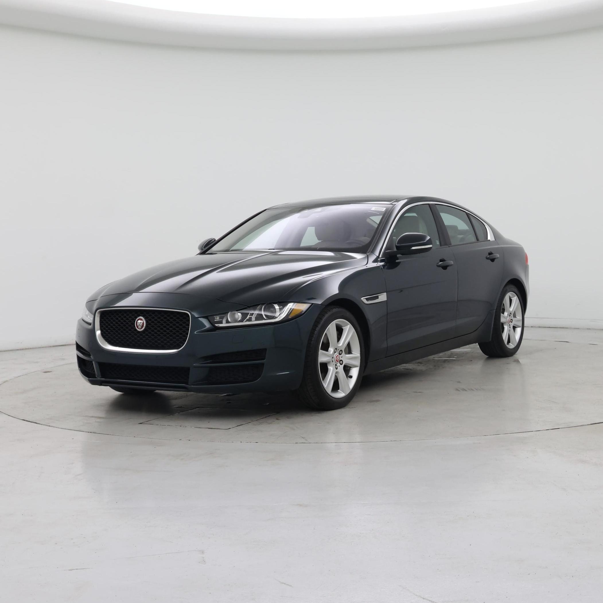 Thumbnail: 2017 Jaguar XE - 4