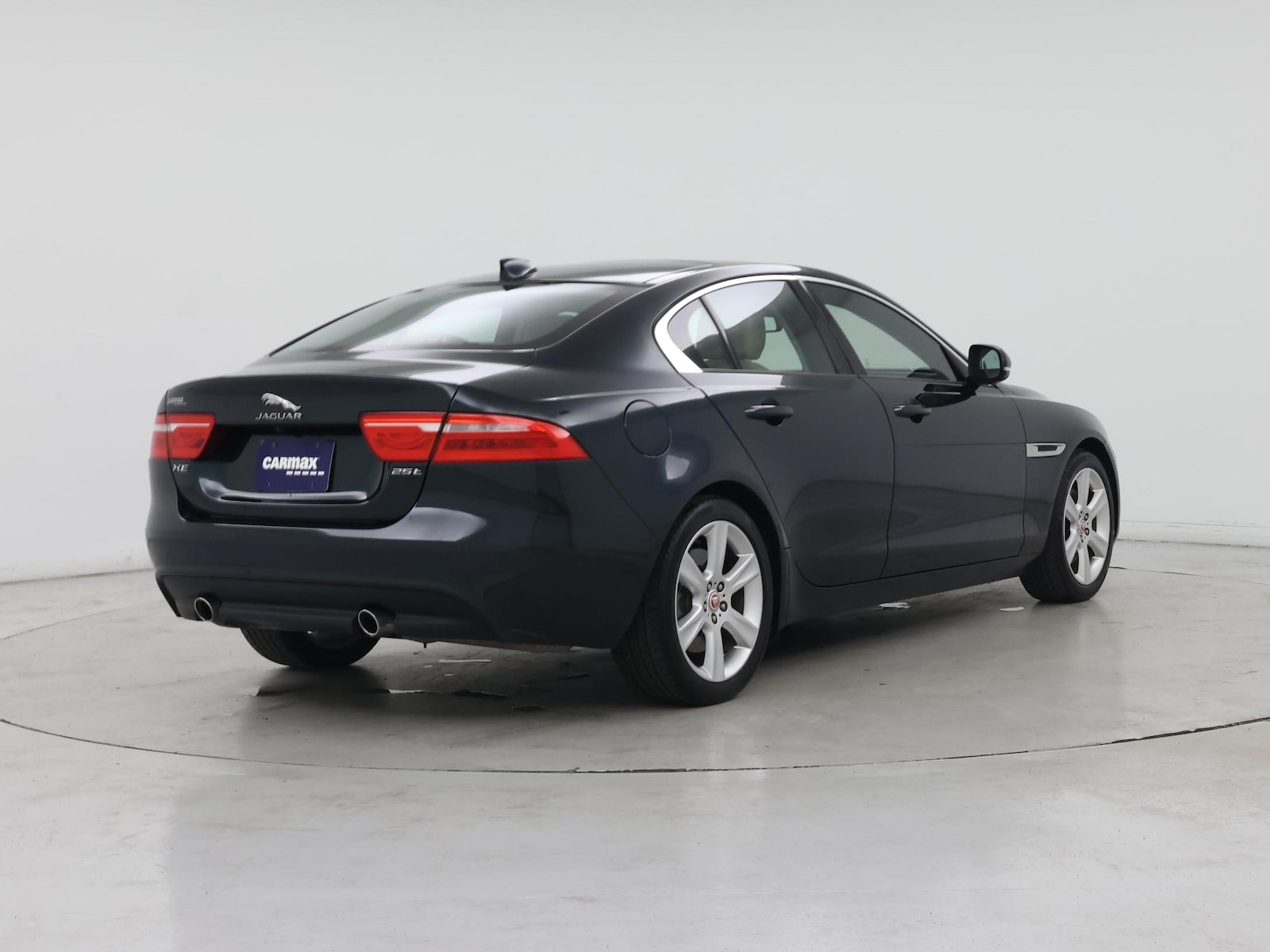 2017 Jaguar XE Premium - Photo 9