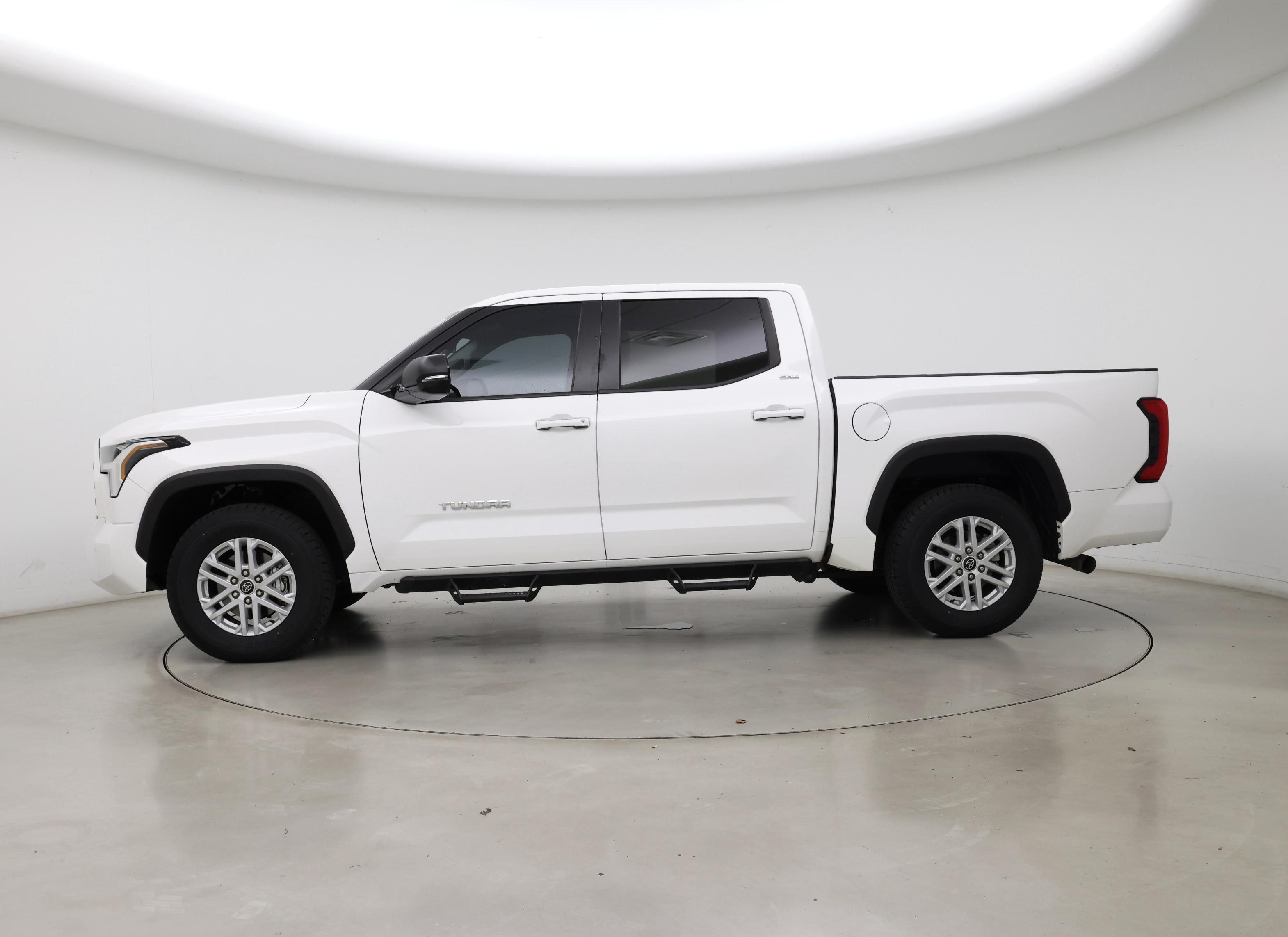 Thumbnail: 2024 Toyota Tundra - 3