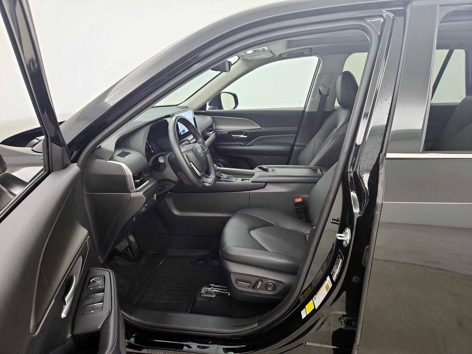 Thumbnail: 2024 Toyota Grand Highlander - 11