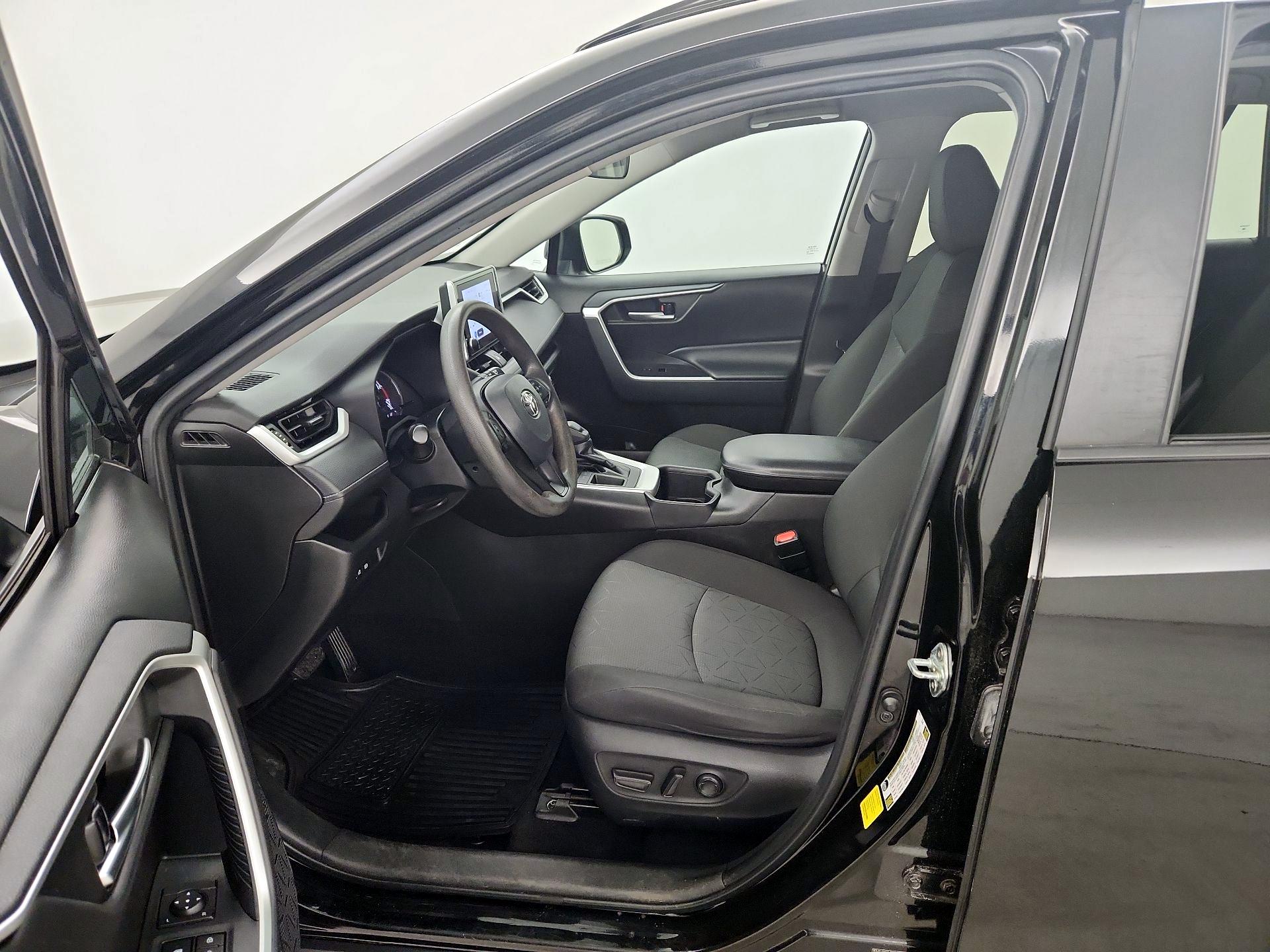 Thumbnail: 2023 Toyota RAV4 - 11