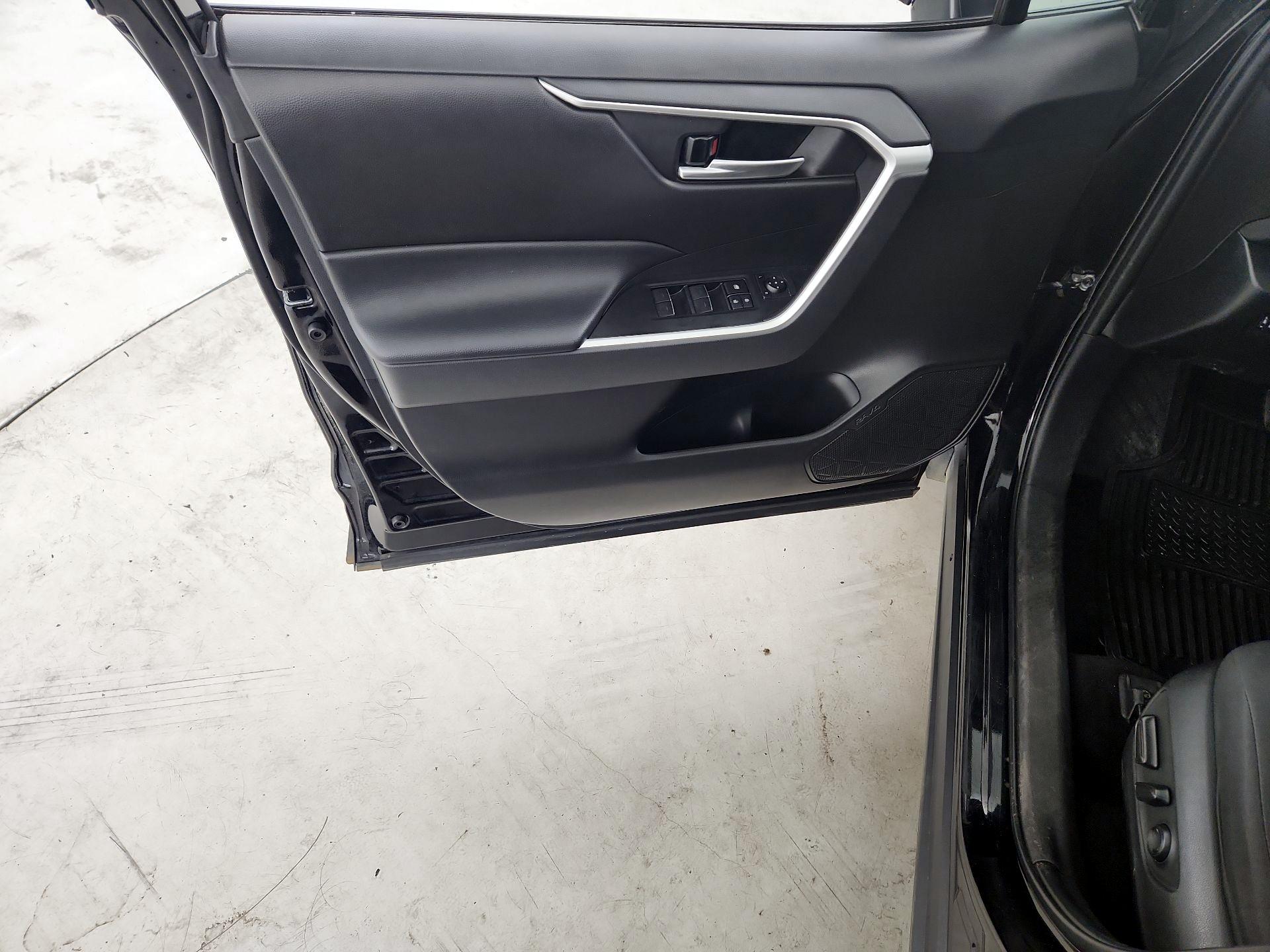 Thumbnail: 2023 Toyota RAV4 - 12