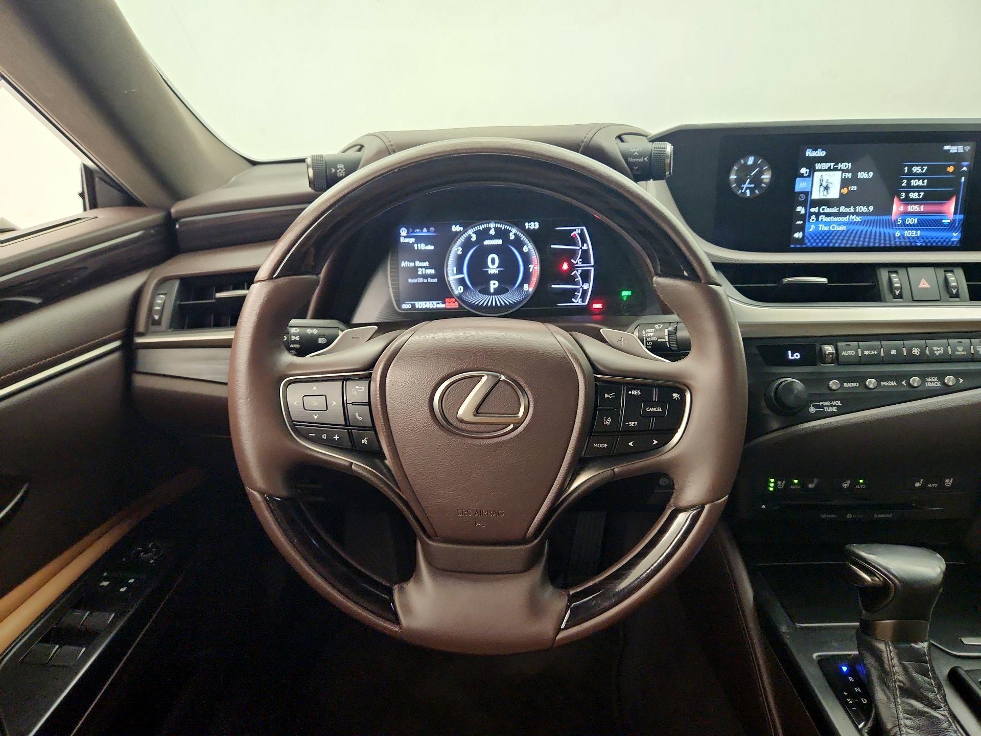 Thumbnail: 2019 Lexus ES - 10