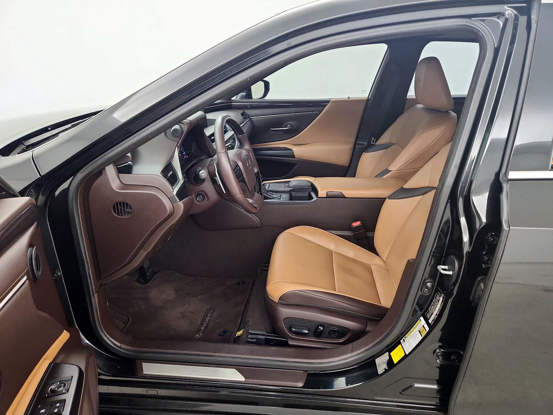 Thumbnail: 2019 Lexus ES - 11