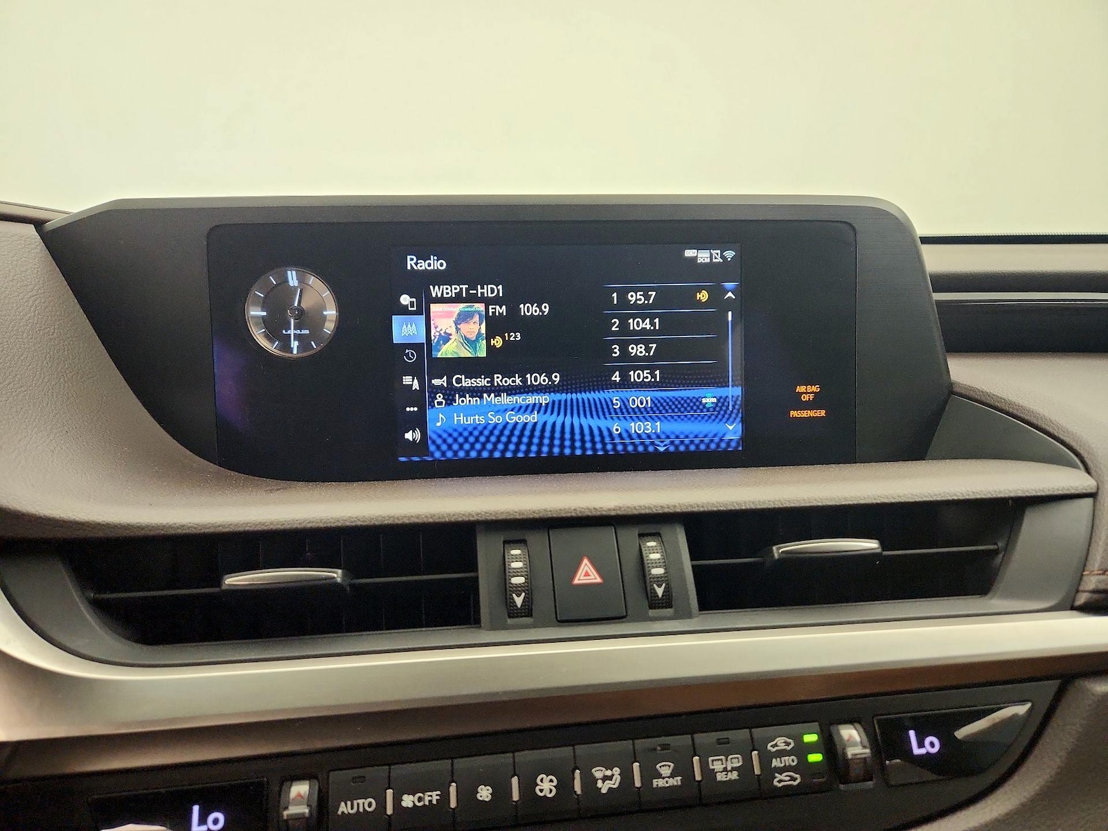 2019 Lexus ES 350 - Photo 16