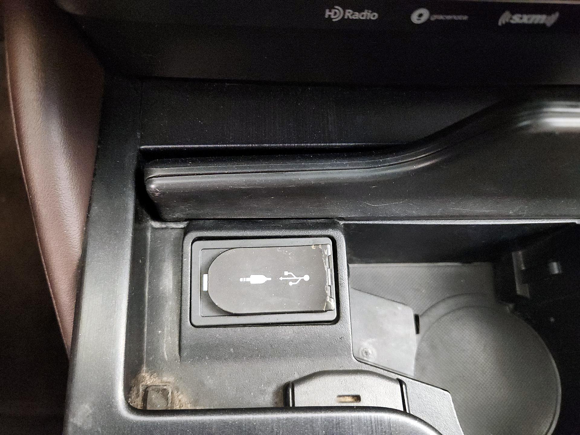 Thumbnail: 2019 Lexus ES - 18