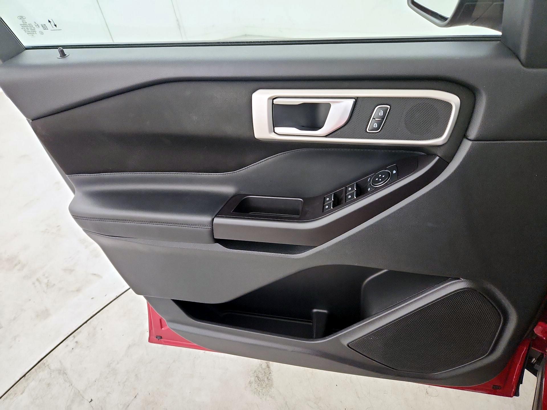 Thumbnail: 2020 Ford Explorer - 12